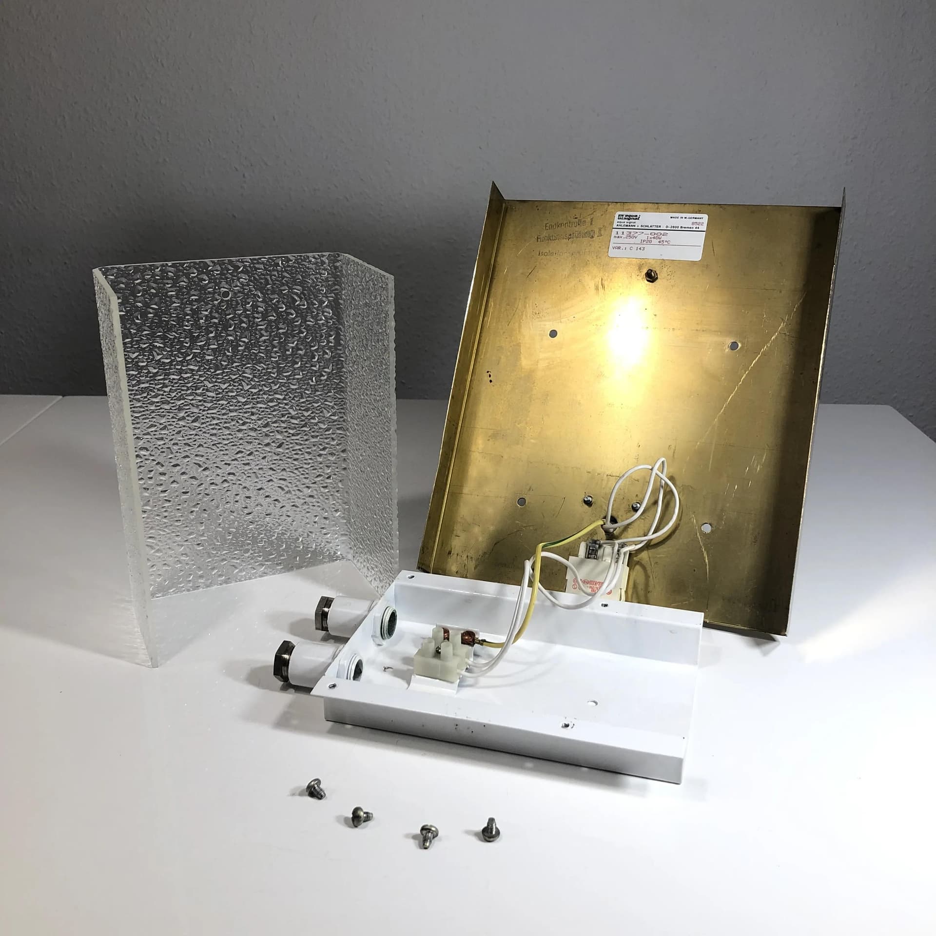 Kinkiet, złocony mosiądz, akryl, Niemcy, lata 70. - 37520