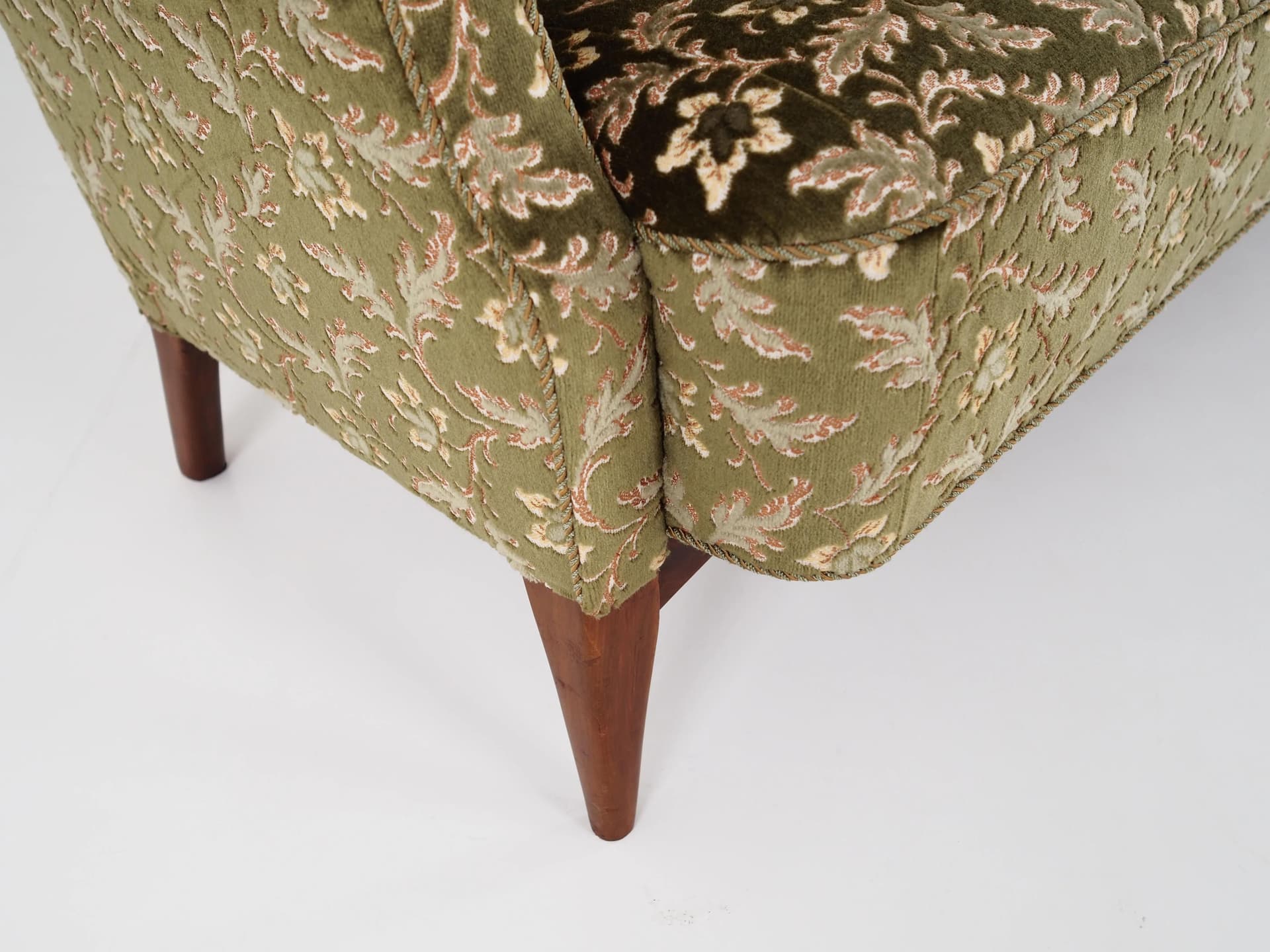 Sofa, green velvet, beech, Fritz Hansen, Denmark, 1960s. - 37622