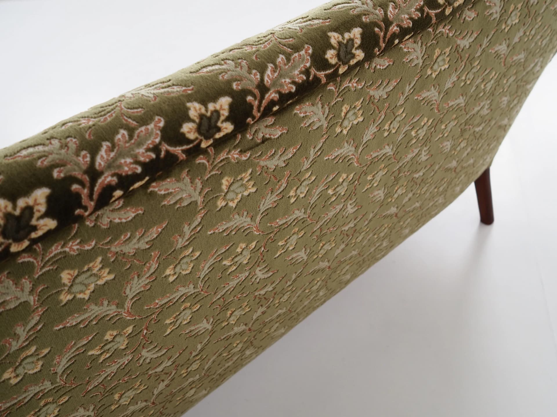 Sofa, green velvet, beech, Fritz Hansen, Denmark, 1960s. - 37623