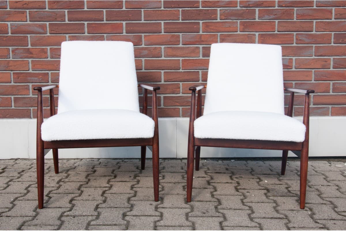 Białe fotele Lisek 300-190, proj. H. Lis, Polska, lata 60. - 46250