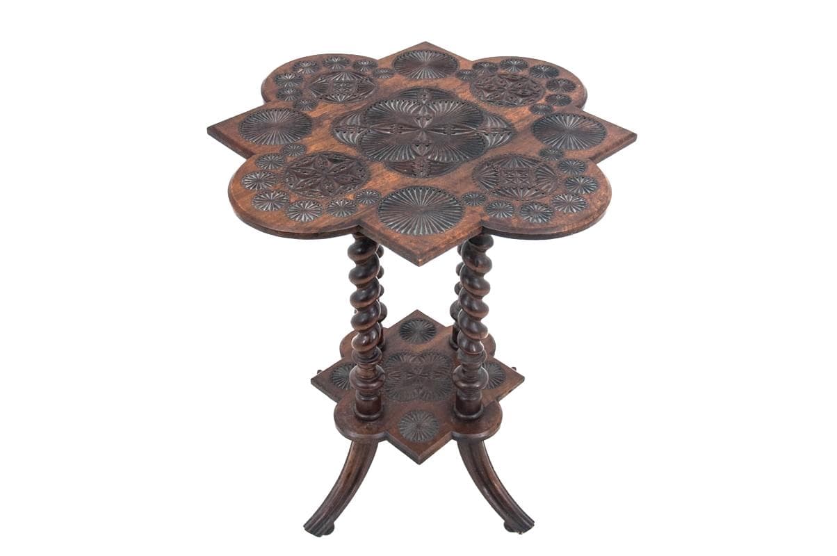 Side table, Victorian, dark brown wood, United Kingdom, 19th c.