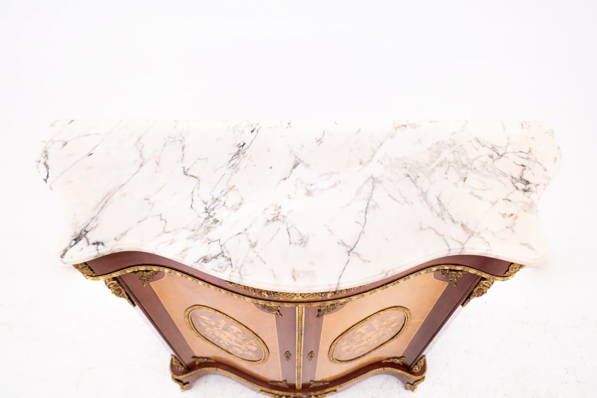 Komoda w stylu Ludwika, brąz, drewno, marmur biały, Europa Zachodnia, pierwsza połowa XX wieku - 77018