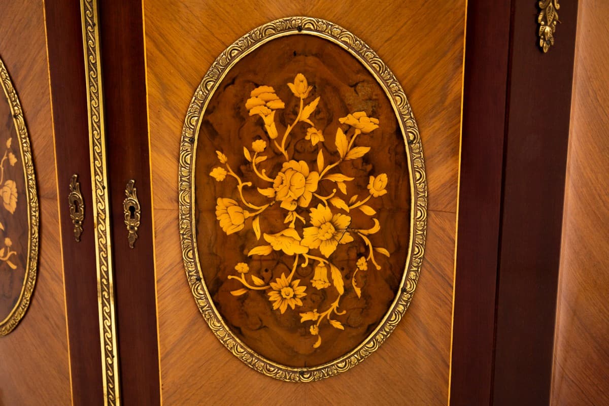 Komoda w stylu Ludwika, brąz, drewno, marmur biały, Europa Zachodnia, pierwsza połowa XX wieku - 77022