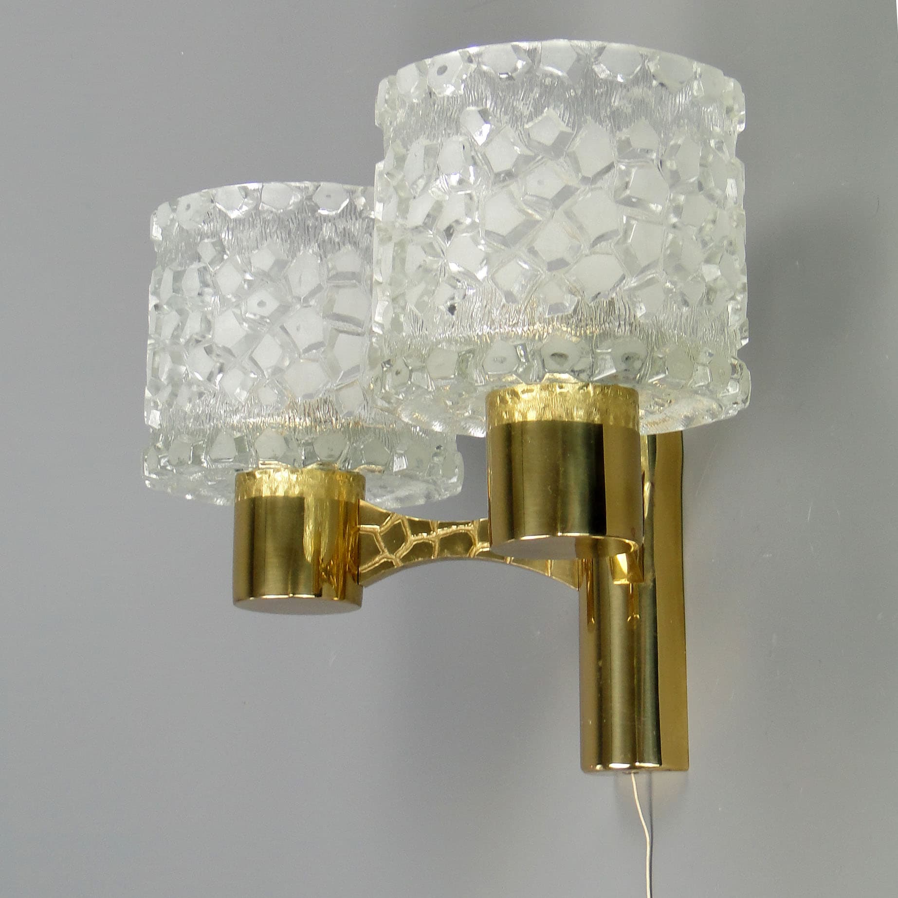 Kinkiet, mosiądz złoty, szkło przezroczyste, proj. C. Fagerlund, Orrefors, Szwecja, lata 60. - 40708