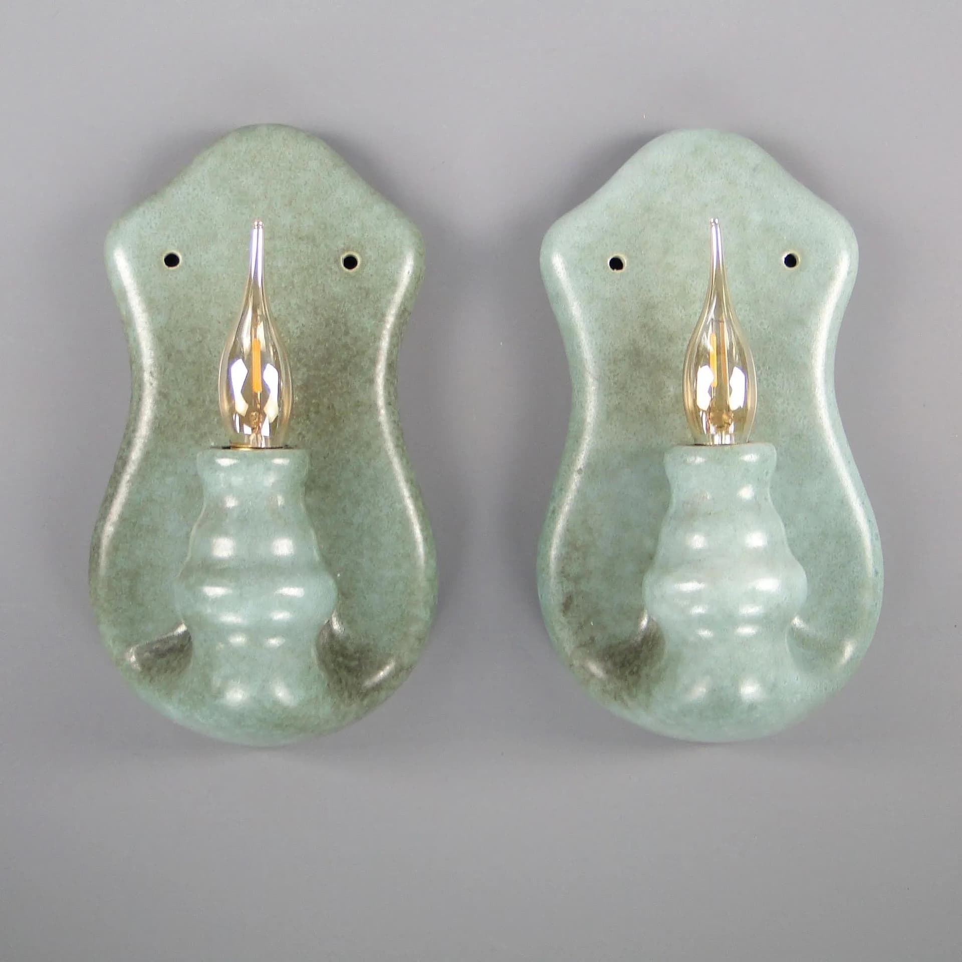 Para kinkietów, ceramika zielony cieniowany, Hiszpania, lata 80. - 40687