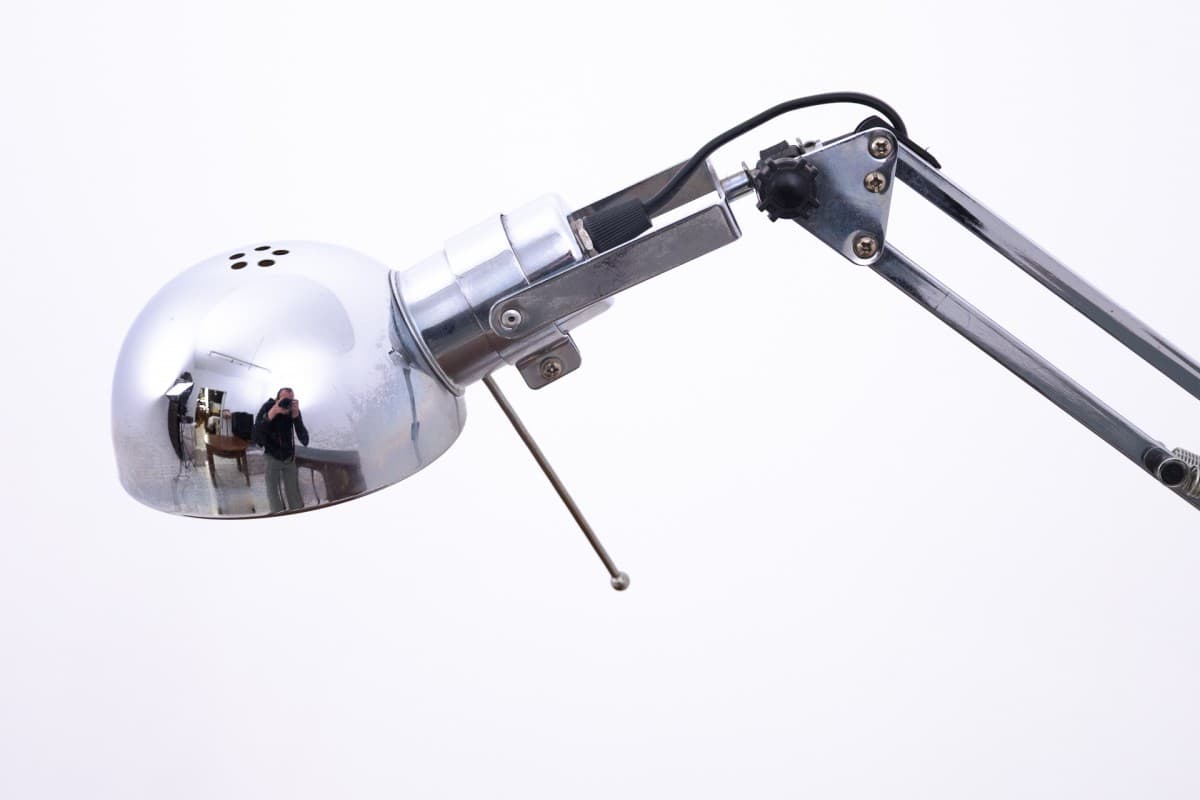 Lampa stołowa industrialna, metal chromowany srebrny, Polska, lata 80. - 78220