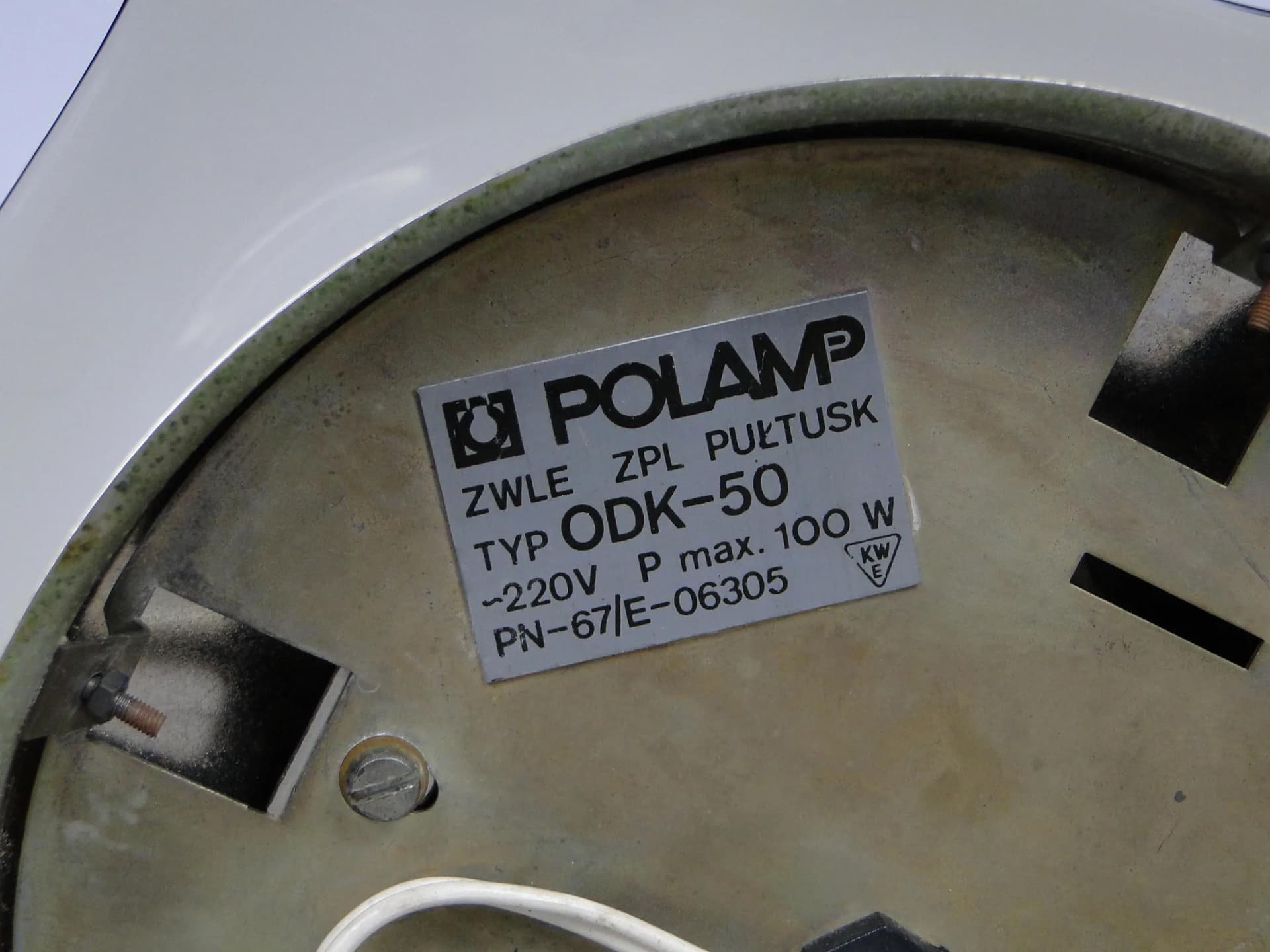 Kinkiet modernistyczny, szkło grafitowe, metal niklowany, Polam, Polska, lata 60. - 40750