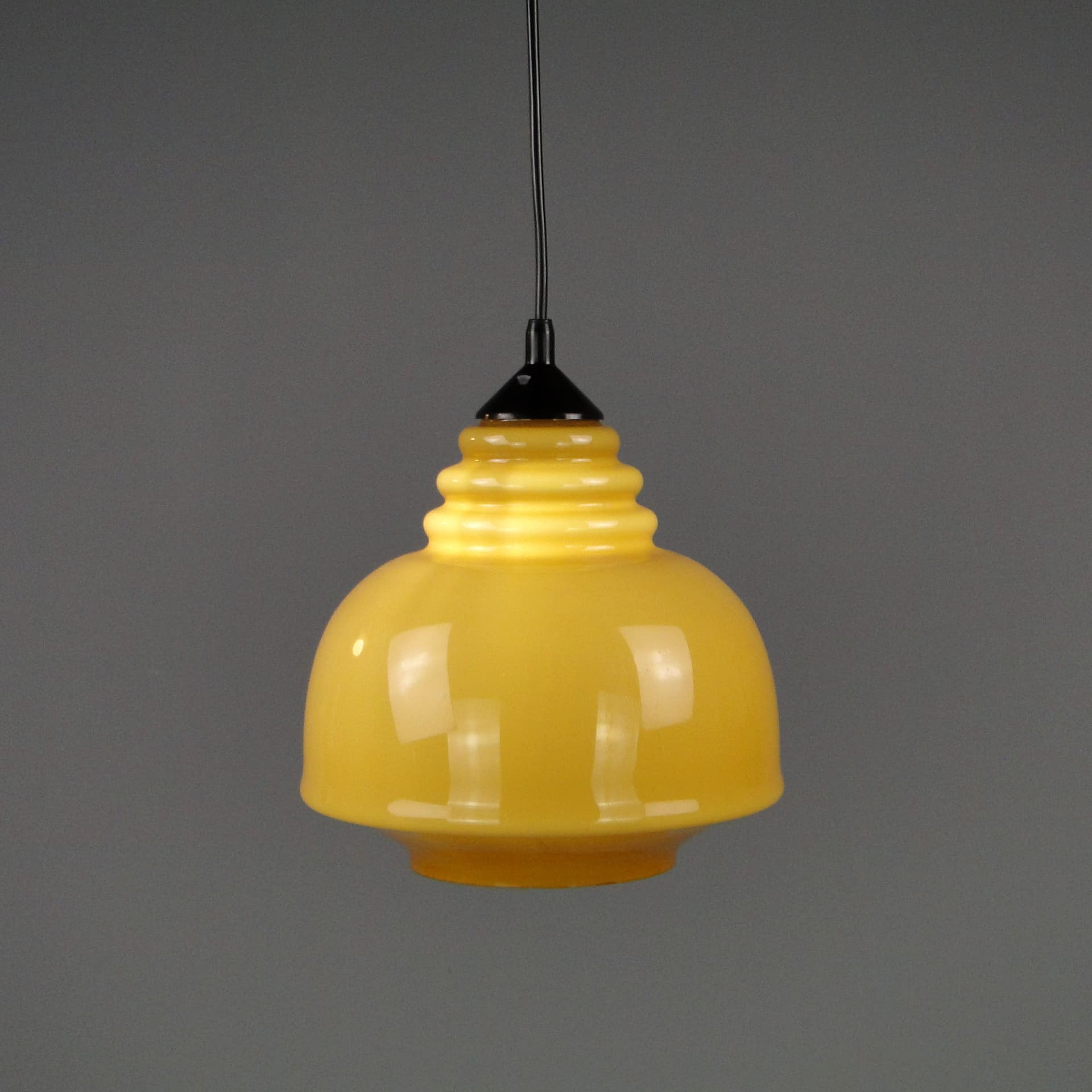 Lampa wisząca, Pop Art, szkło żółty, Zakłady Sprzętu Oświetleniowego Zaos, Polska, lata 60. - 40578