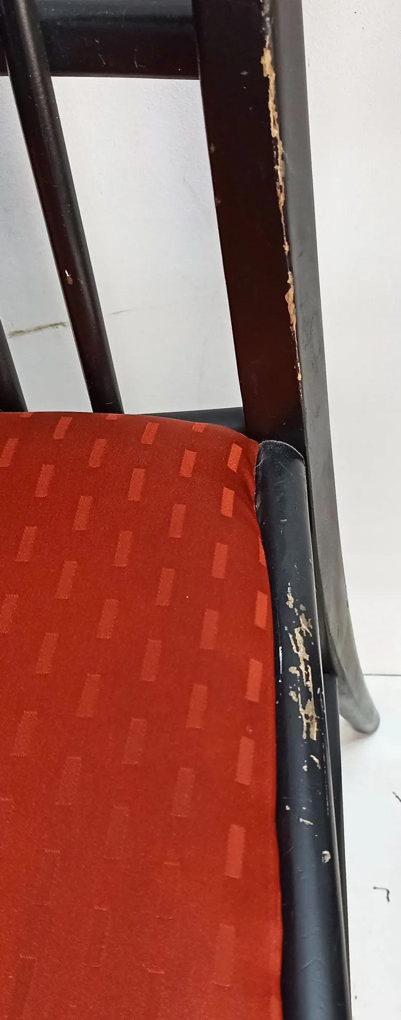 Zestaw czterech krzeseł Charlotte, drewno czarne, tkanina czerwona, proj. K. Hörlin-Holmquist, Finlandia, lata 70. - 39660