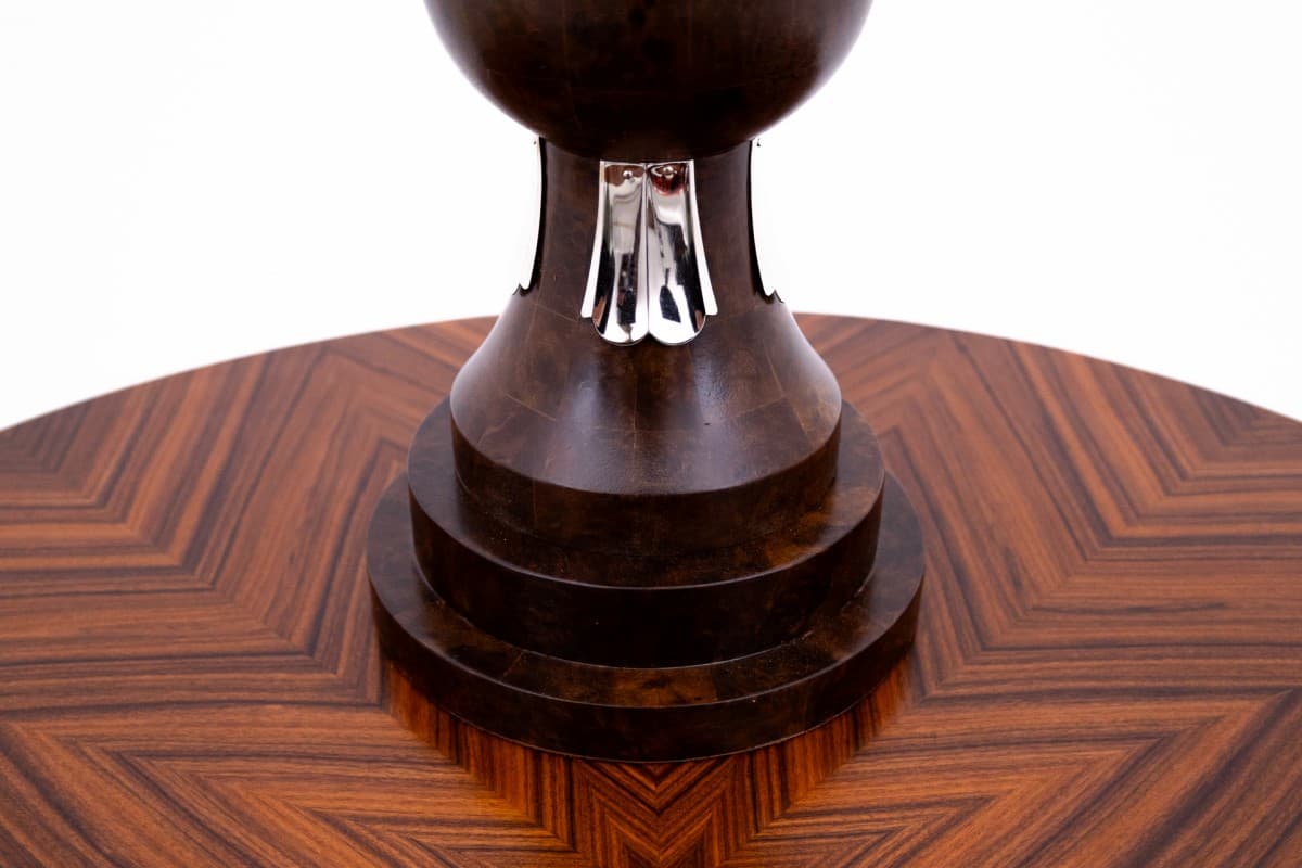 Lampa stołowa Art Deco, drewno ciemne, szkło beżowe, metal chromowany, Polska, lata 50. - 77815