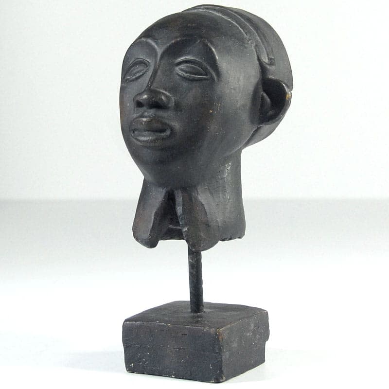 Rzeźba głowy afrykańskiej, czarna, gips patynowany, lata 60. - 39941