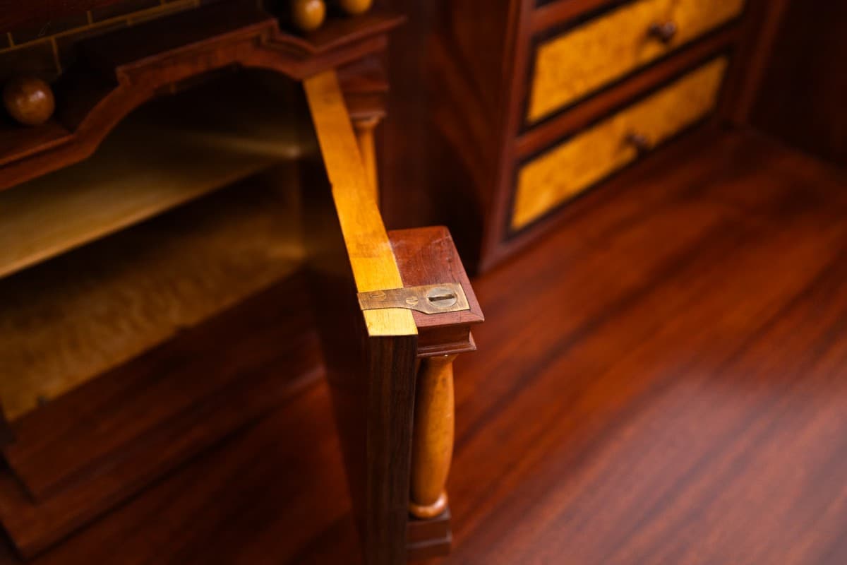 Mahoniowy sekretarzyk z intarsją, Norwegia, lata 80. XIX wieku - 47231