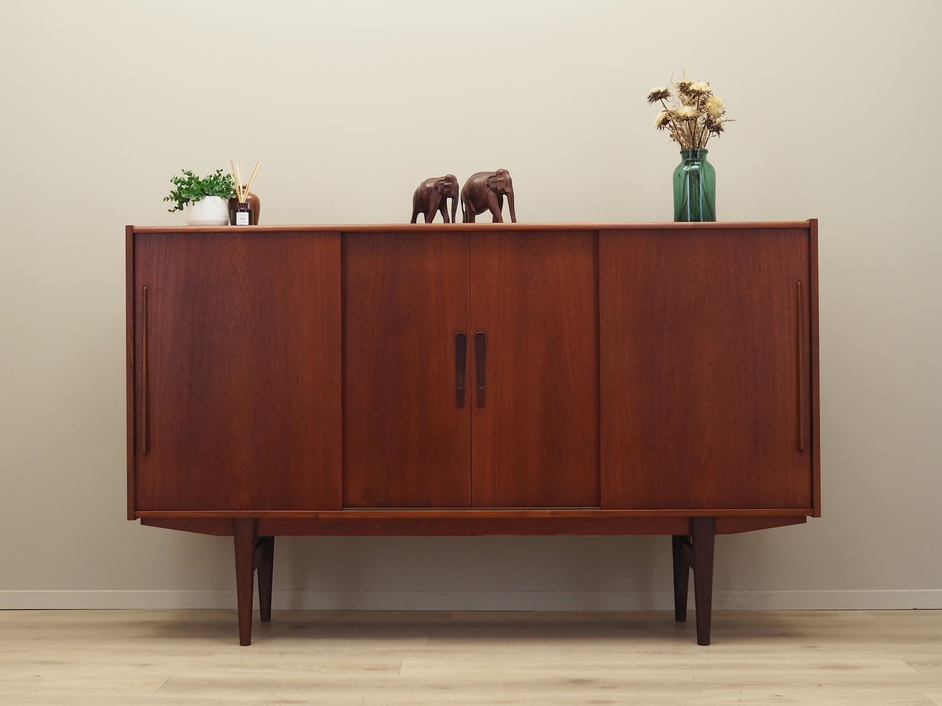 Highboard, teak pomarańczowy, Dania, lata 60. - 51365