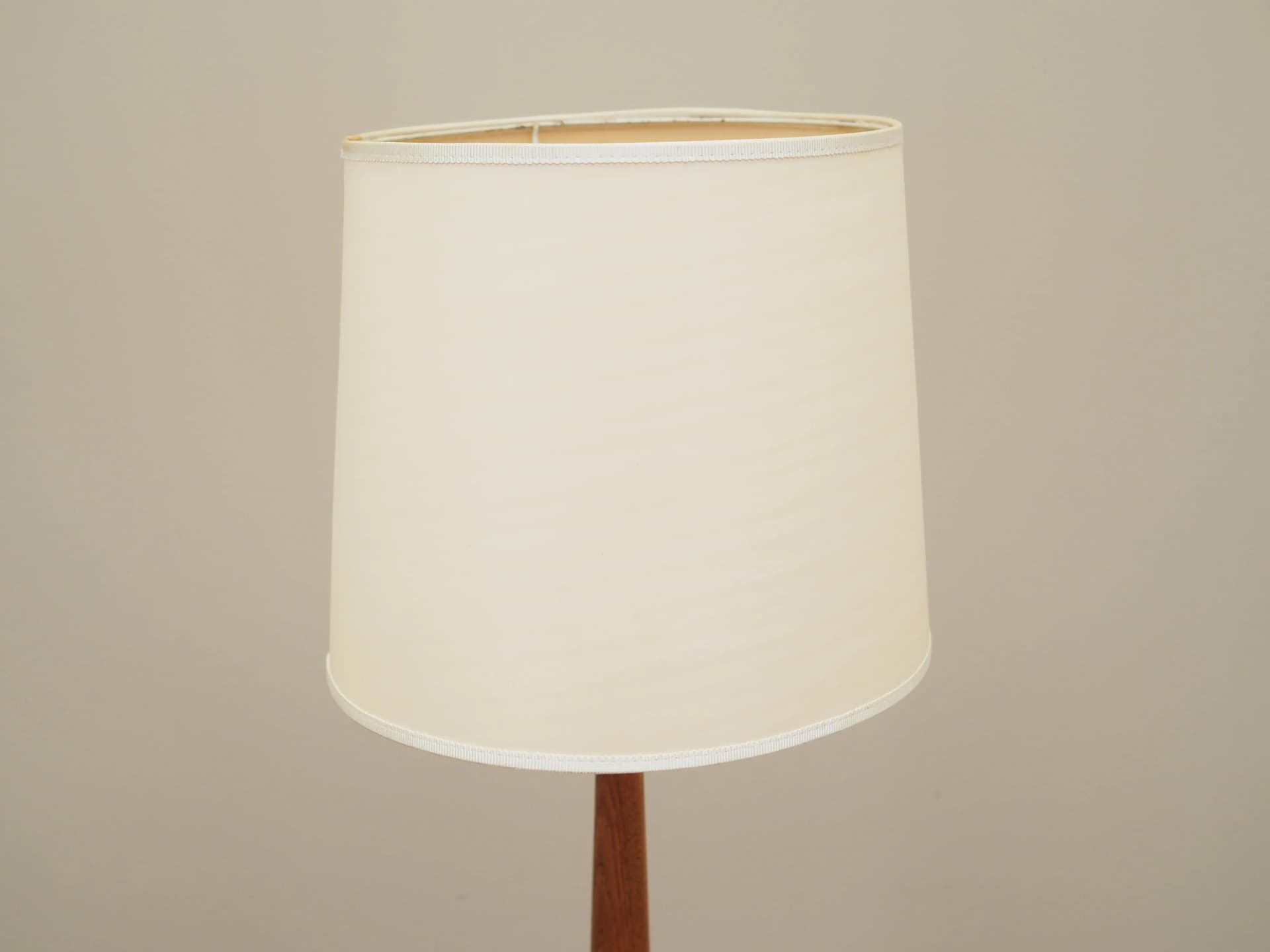 Lampa podłogowa, teak, metal, abażur beżowy, Dania, lata 70. - 41119