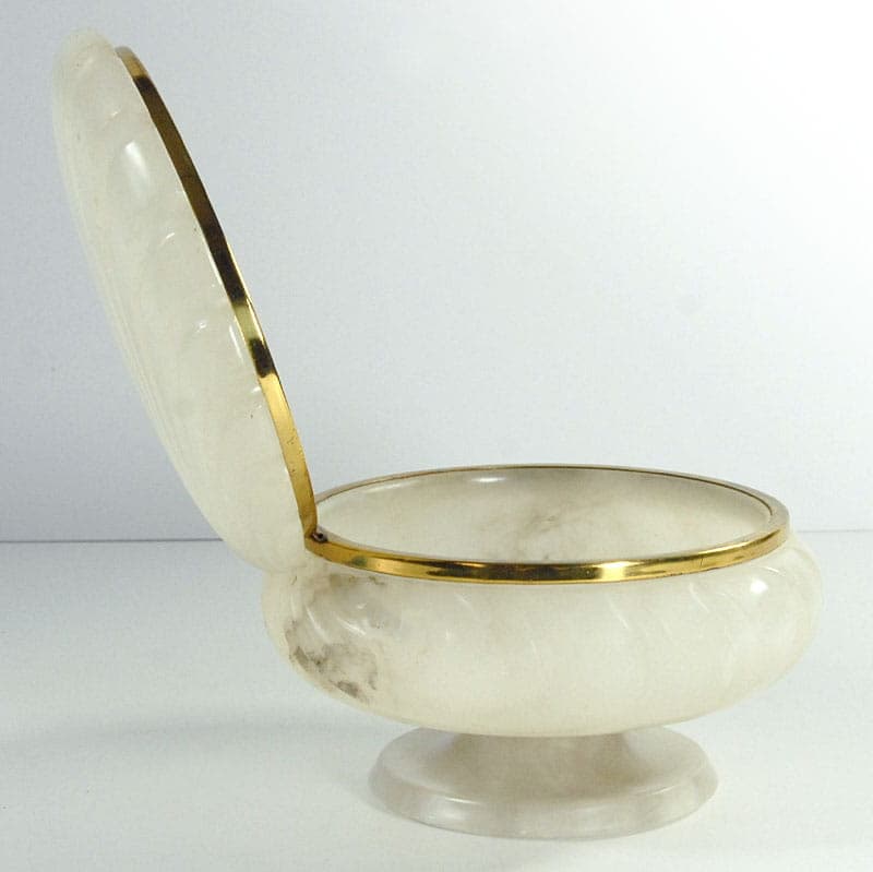 Container, alabaster ivory white, Italy, 1960s. - 41844