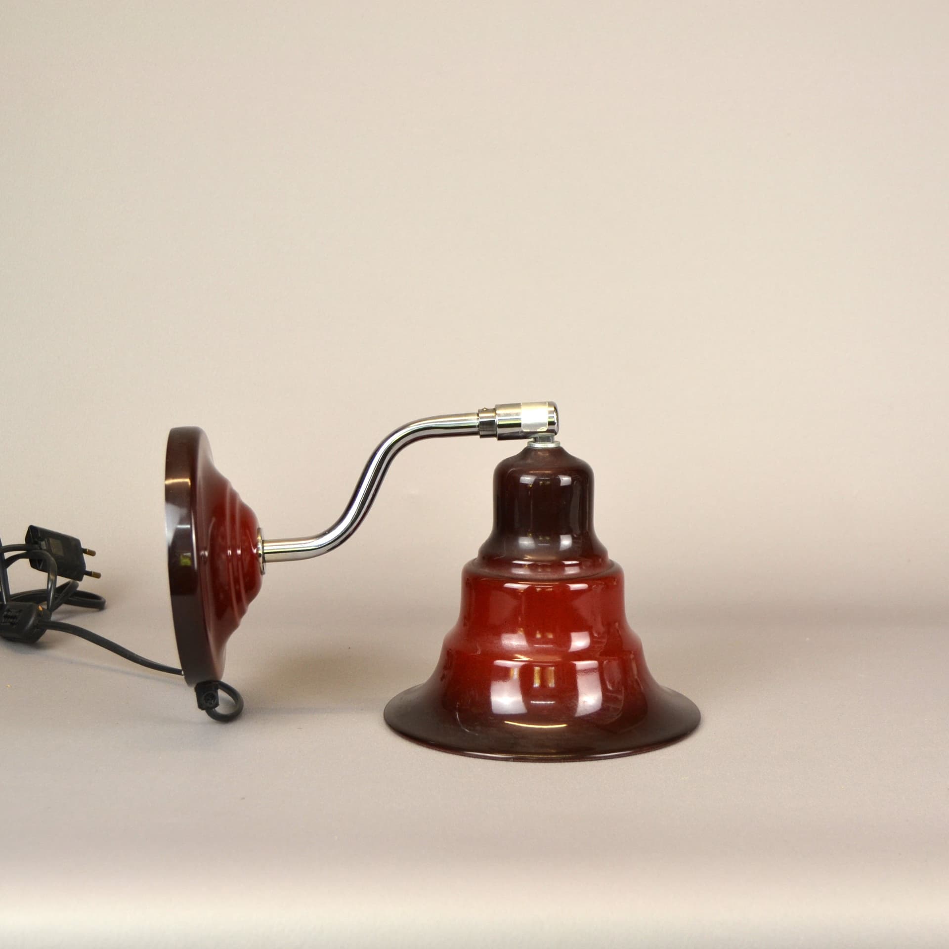 Kinkiet, czerwony, metal, proj. J. Wickelgren, Szwecja, lata 70. - 312