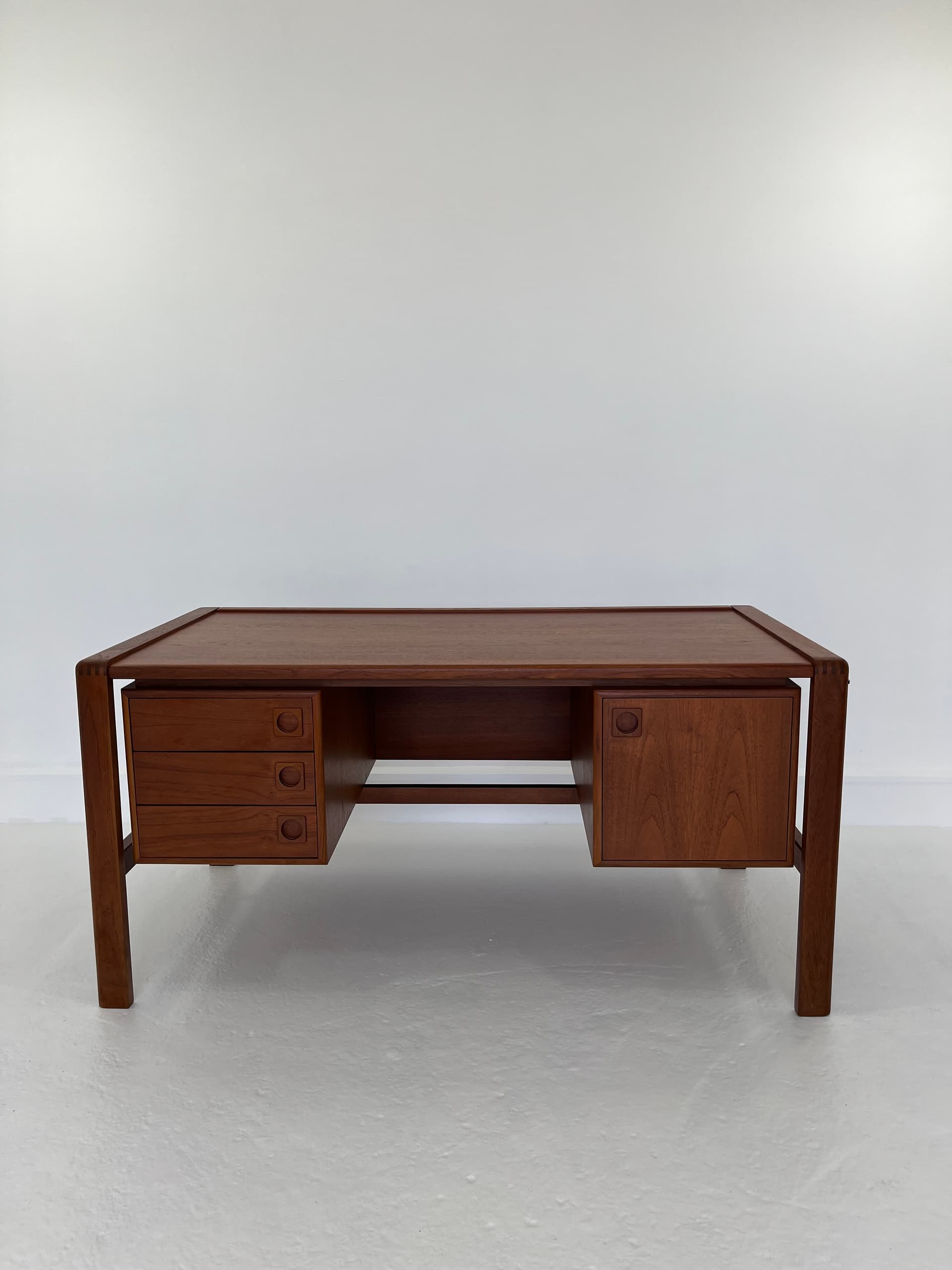 Desk, brown teak, by H.P. Hansen, Denmark, 1960s. - 40837