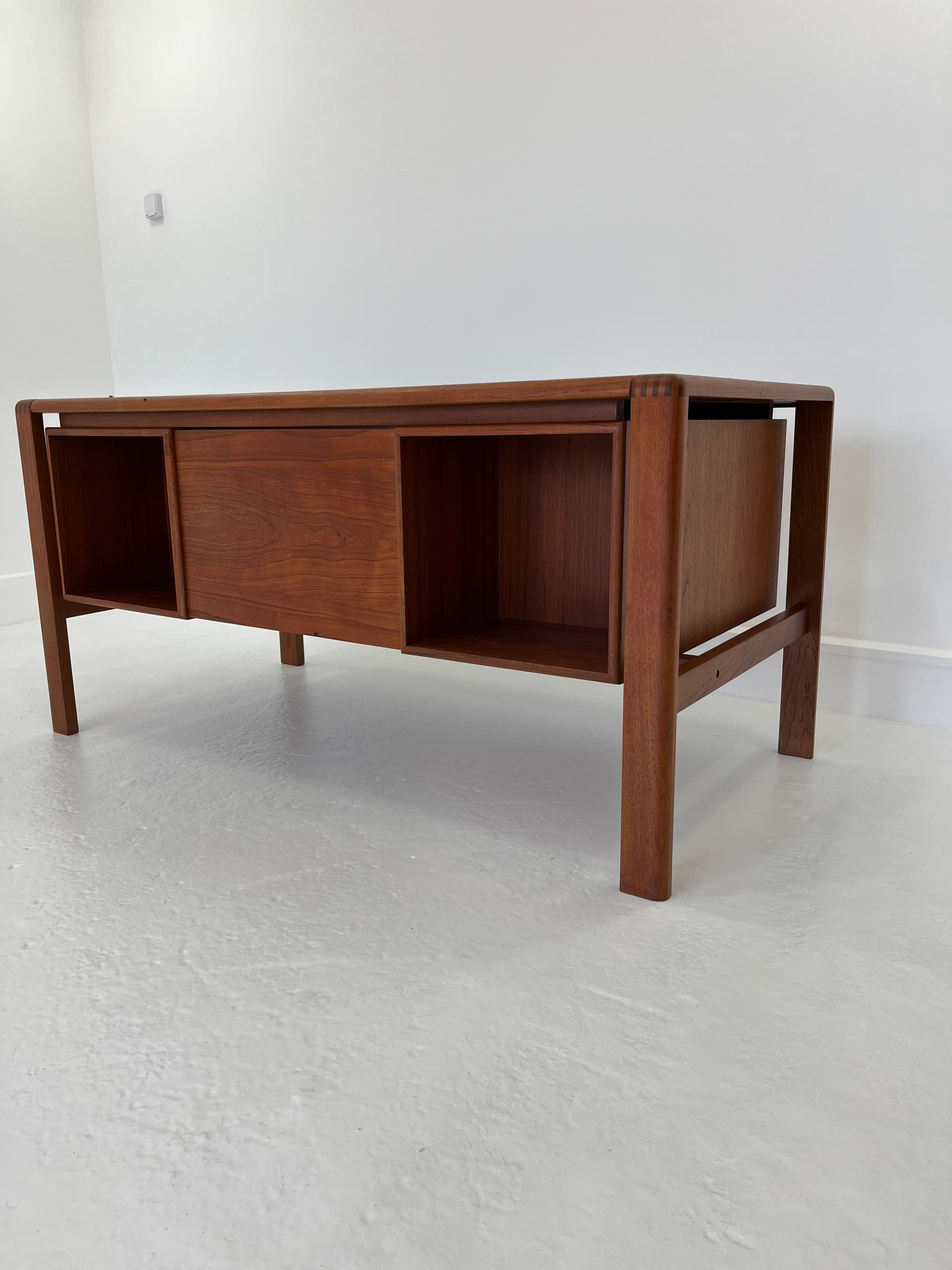 Desk, brown teak, by H.P. Hansen, Denmark, 1960s. - 40838