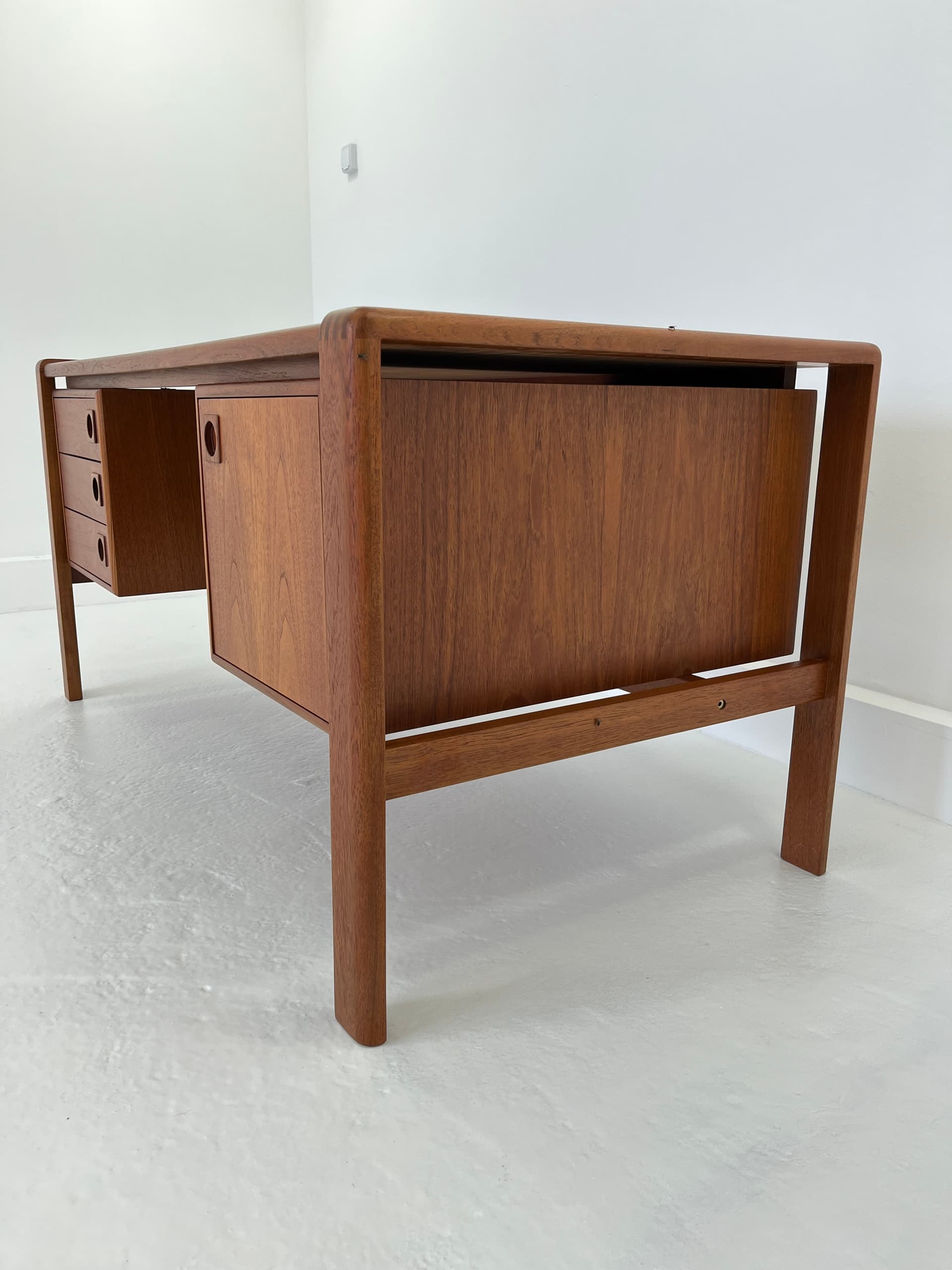 Desk, brown teak, by H.P. Hansen, Denmark, 1960s. - 40845