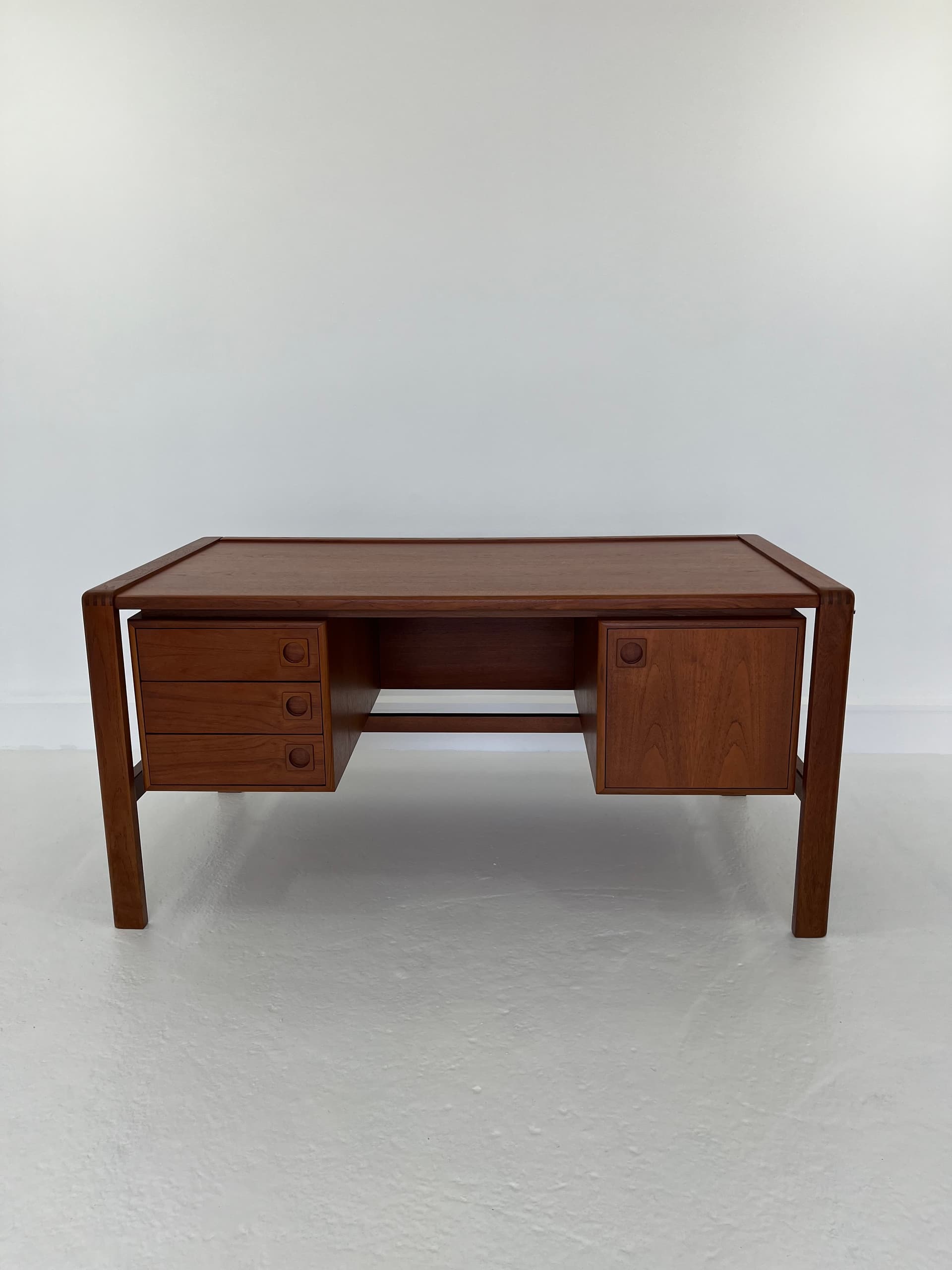 Desk, brown teak, by H.P. Hansen, Denmark, 1960s. - 40841