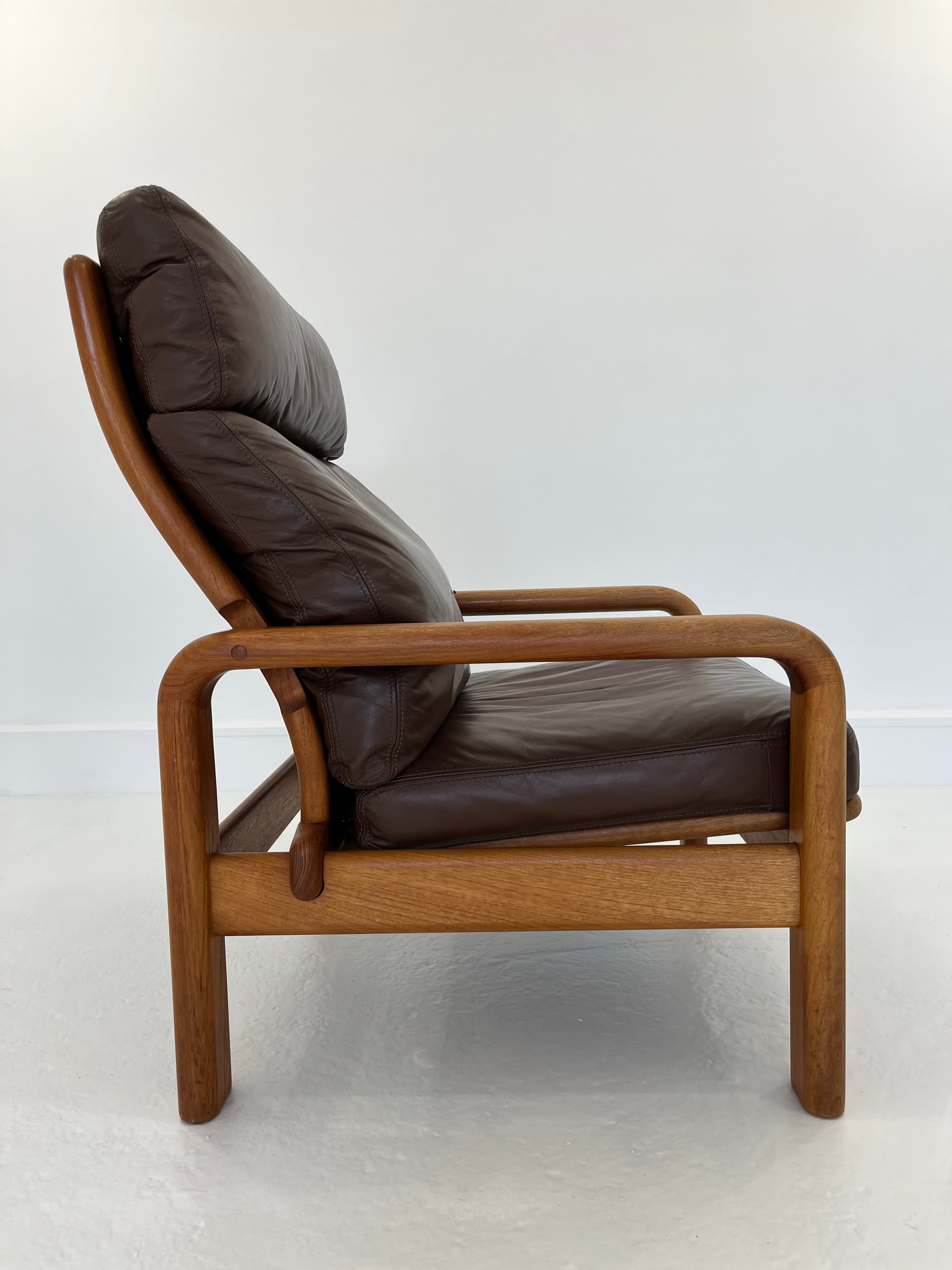 Fotel, skóra naturalna brązowa, teak, proj. H. Olsen, Dania, lata 70. - 40863