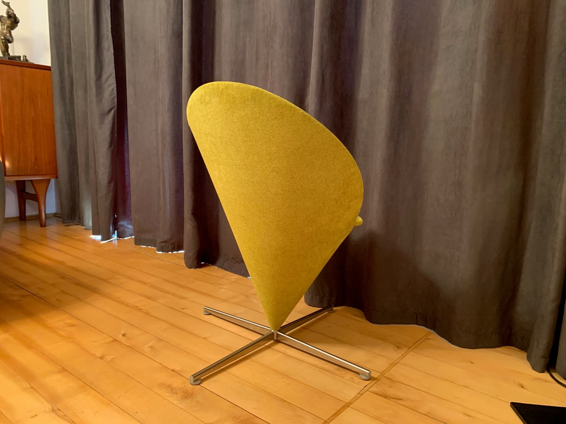 Krzesło Cone, żółty, velvet, proj. V. Panton, Dania, lata 50. - 40973