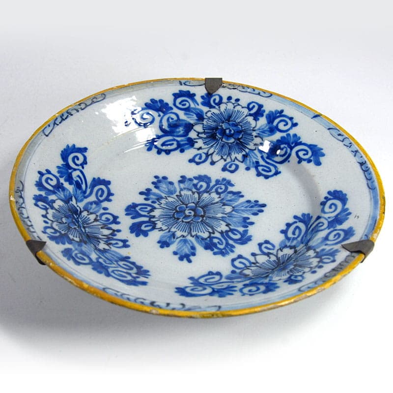 Decorative Plate Delft, white faience, Netherlands, 18th c. - 41743