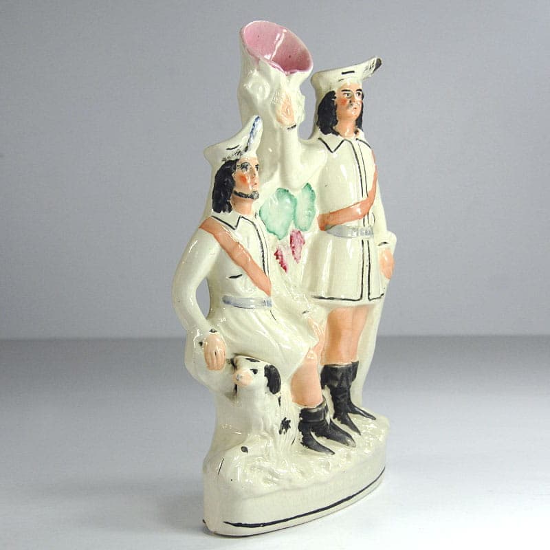 Wazon kominkowy Robin Hood i Mały John, ceramika ivory white, Staffordshire, Anglia, początek XX w. - 41646