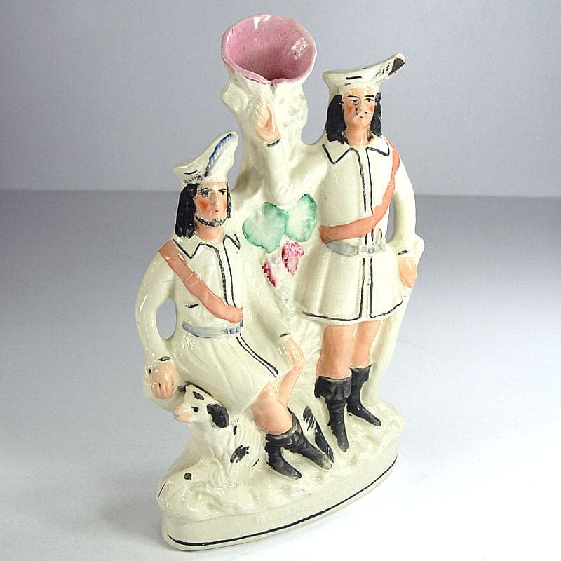 Wazon kominkowy Robin Hood i Mały John, ceramika ivory white, Staffordshire, Anglia, początek XX w. - 41647