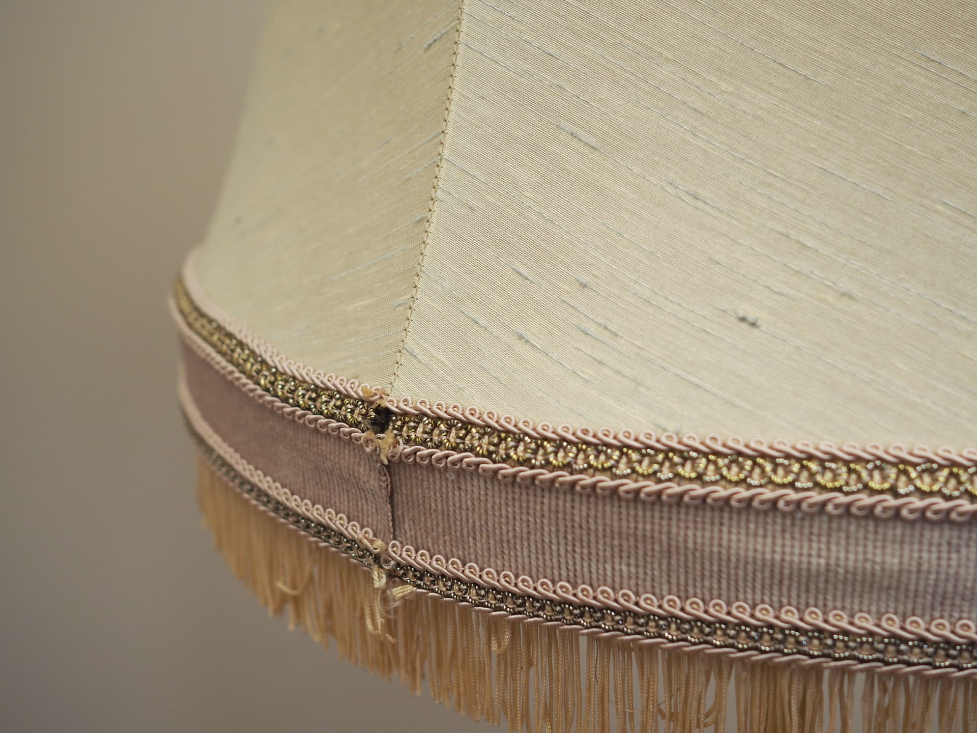 Lampa podłogowa, złoty metal, Dania, lata 70. - 50991