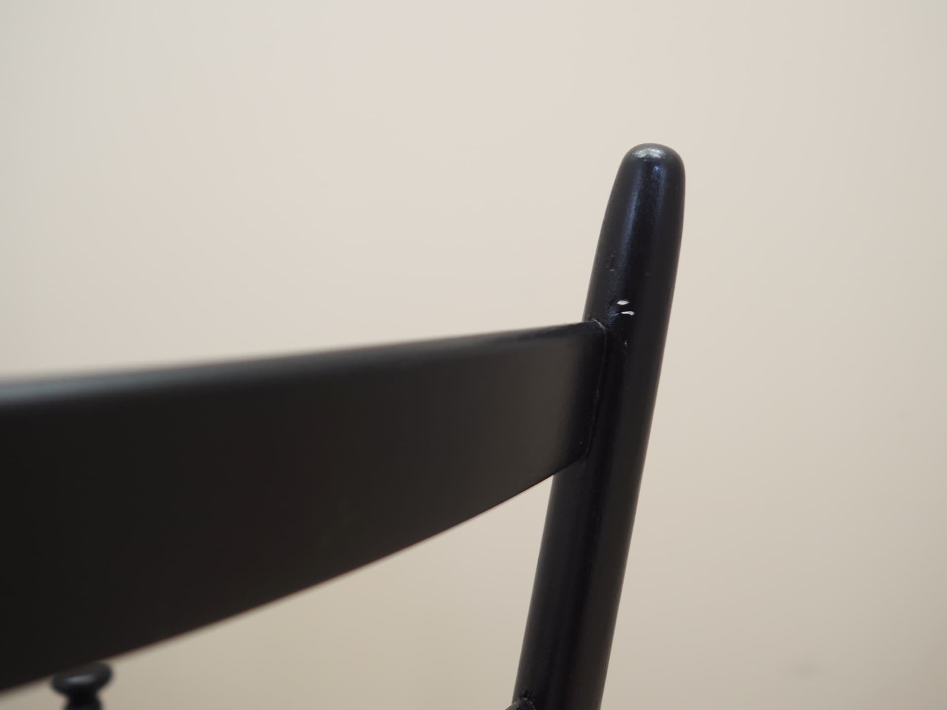 Fotel bujany, buk czarny, skóra czarna, Dania, lata 70. - 50975