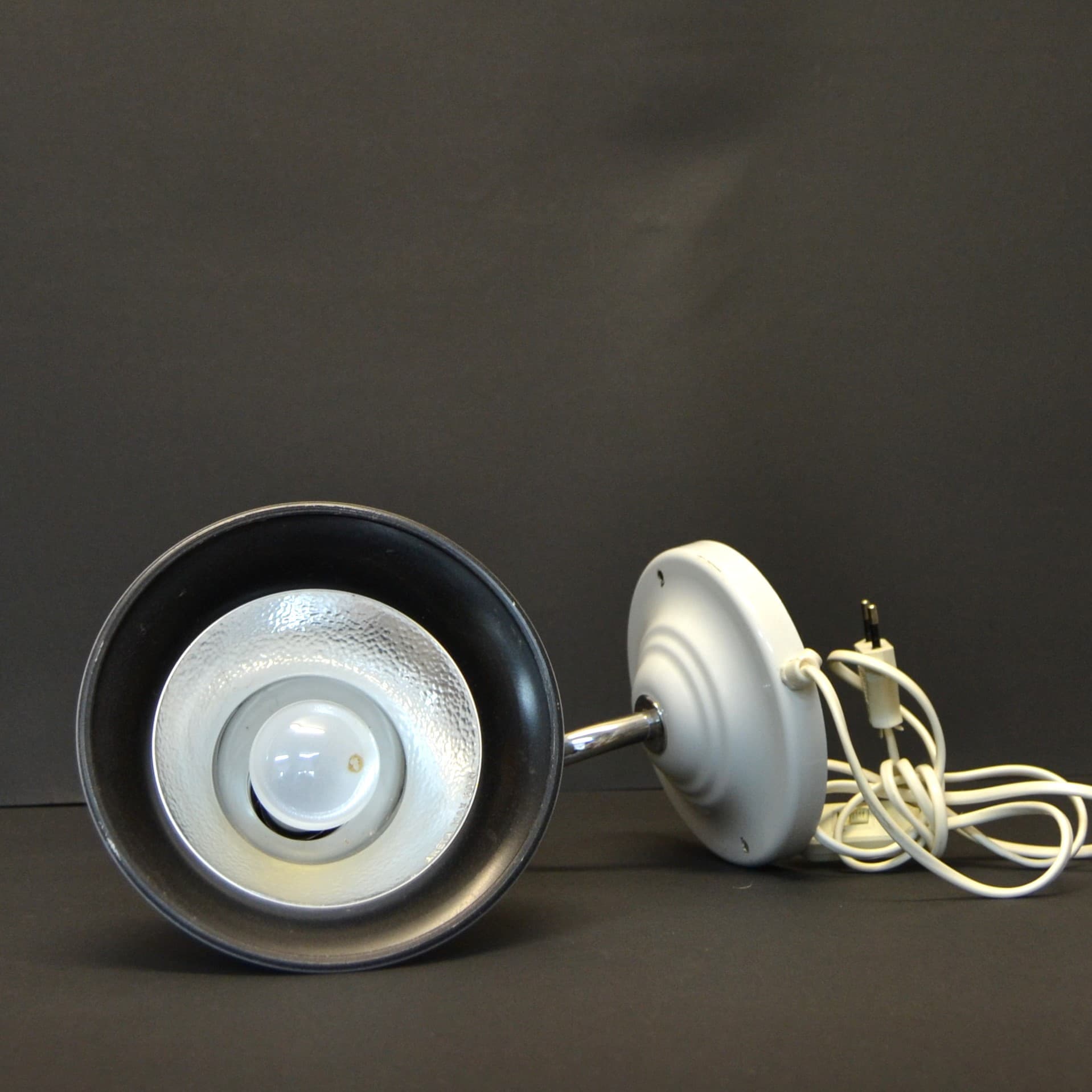 Lampa ścienna, ivory white, metal, proj. J. Winkler, Szwecja, lata 70. - 323