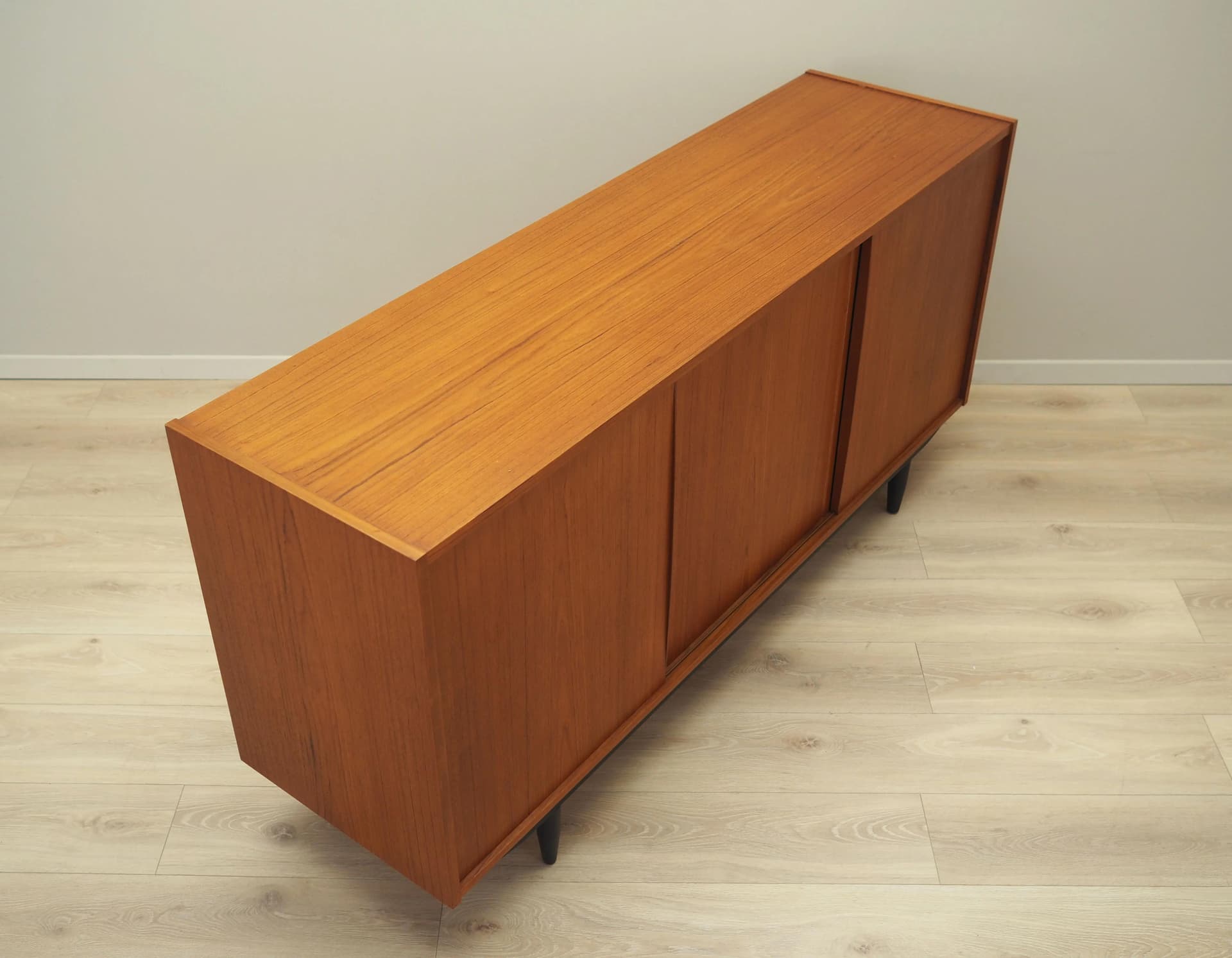 Sideboard, tek, pomarańczowy, Dania, lata 70. - 42557