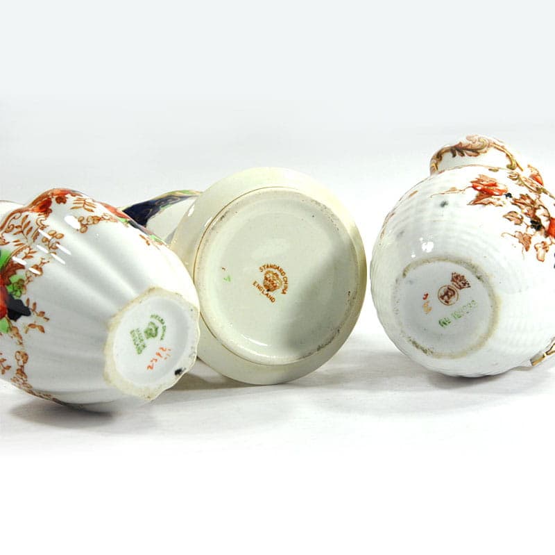 Kremowobiałe fajansowe dzbanuszki dekoracyjne, Wielka Brytania, przełom XIX/XX w. - 41292