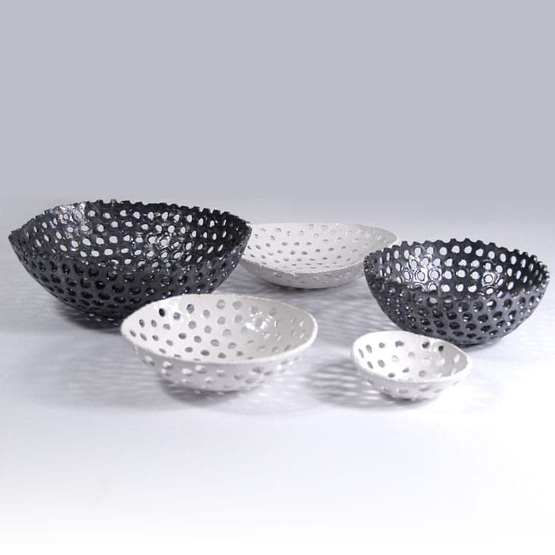 Zestaw pięciu mis, czarny i biały, ceramika, proj. J. Wysocka-Panasiewicz, Polska, XXI w. - 41250