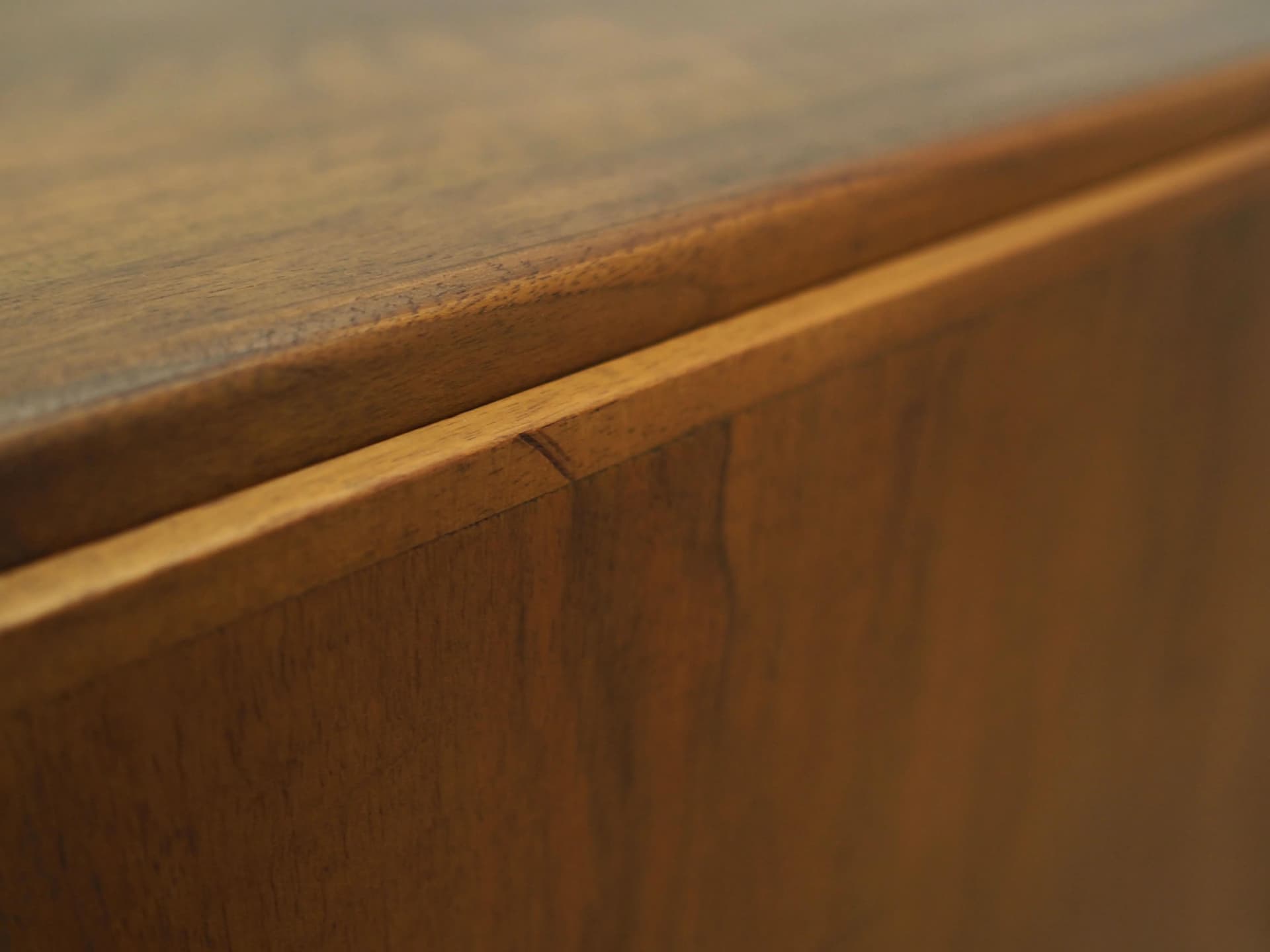 Szafka, orzech, proj. B. Mogensen, Dania, lata 60. - 42352