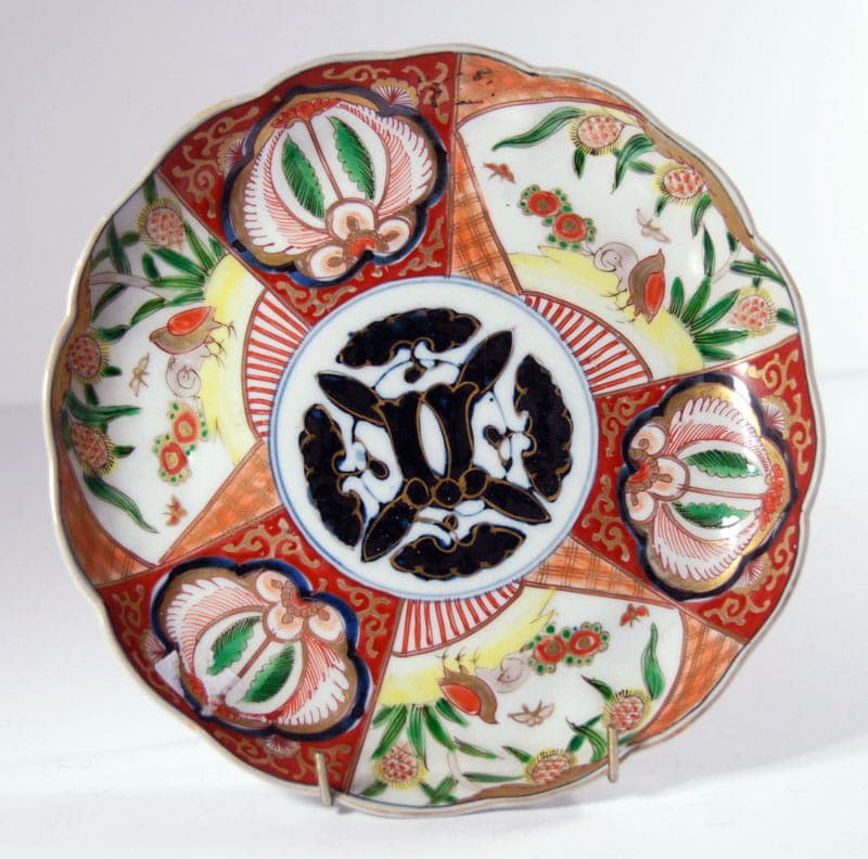 Imari Dish, multicolor, ceramics, Japan, late 19th/early 20th c. - 42104