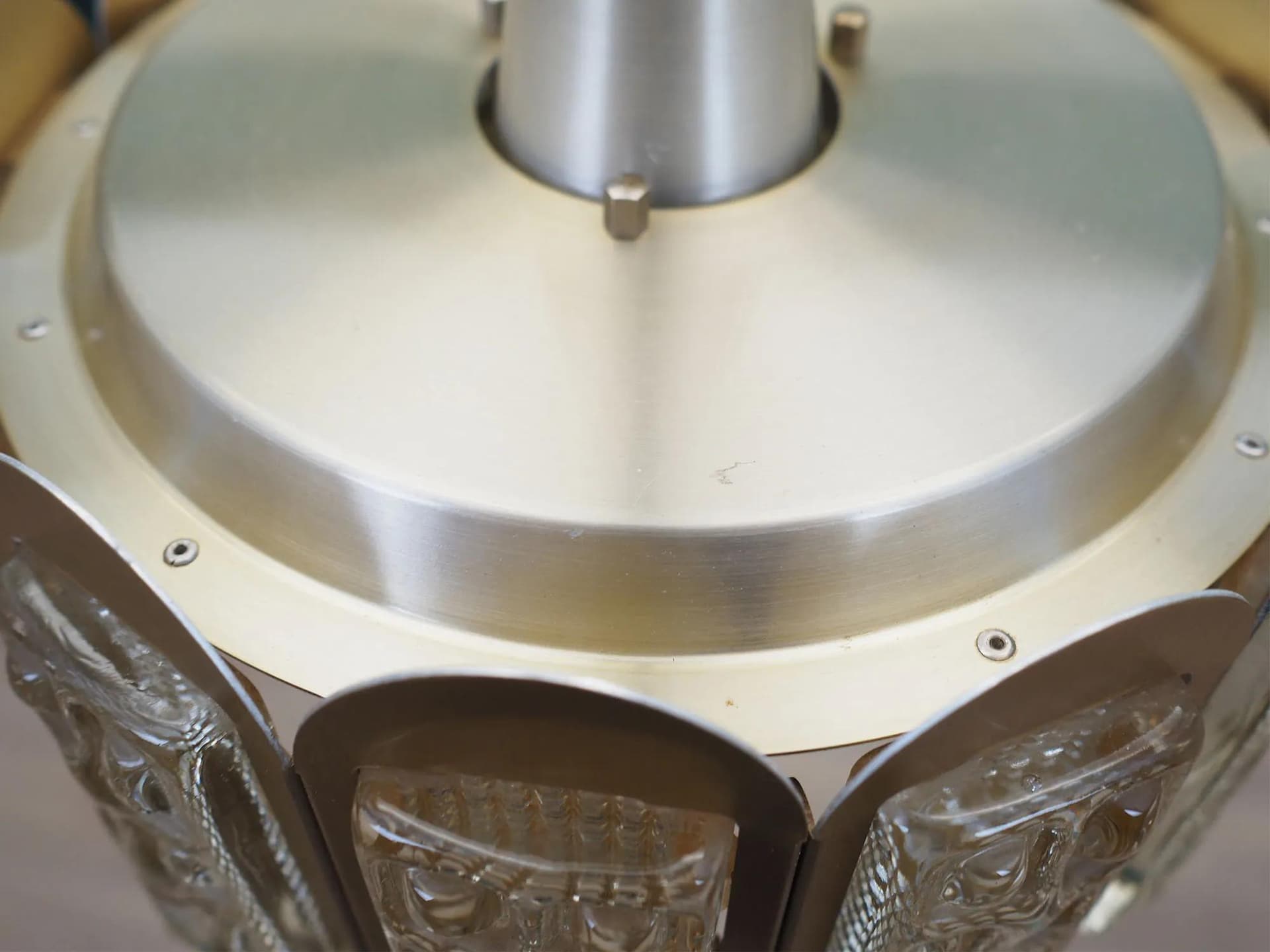 Lampa wisząca, złoty metal i szkło, Dania, lata 60. - 42280