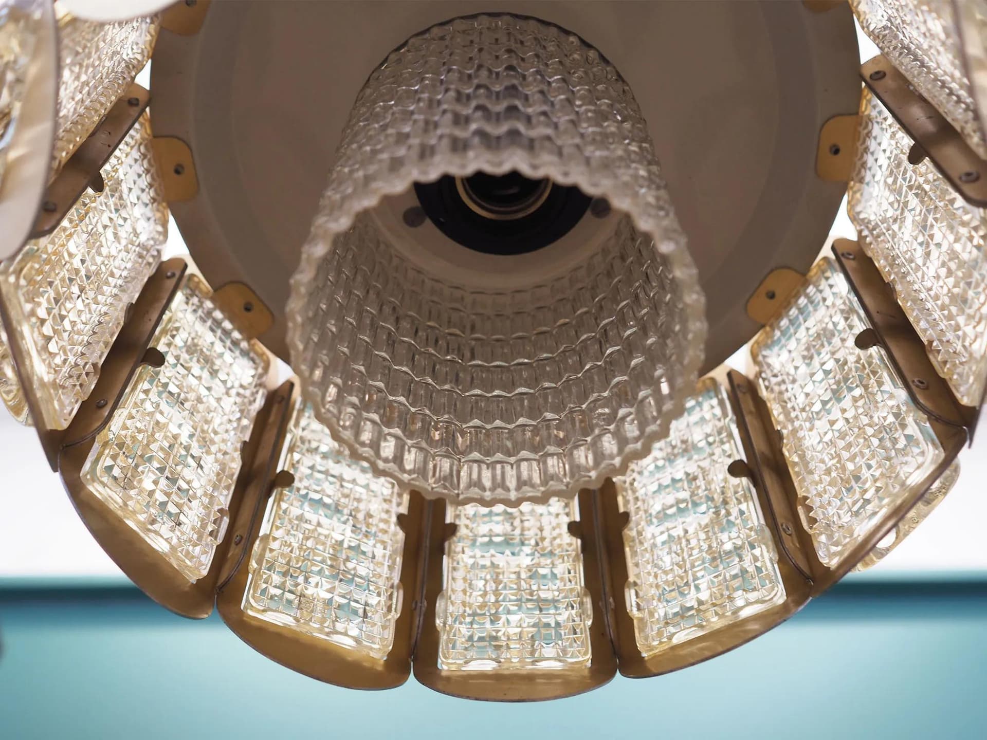 Lampa wisząca, złoty metal i szkło, Dania, lata 60. - 42283