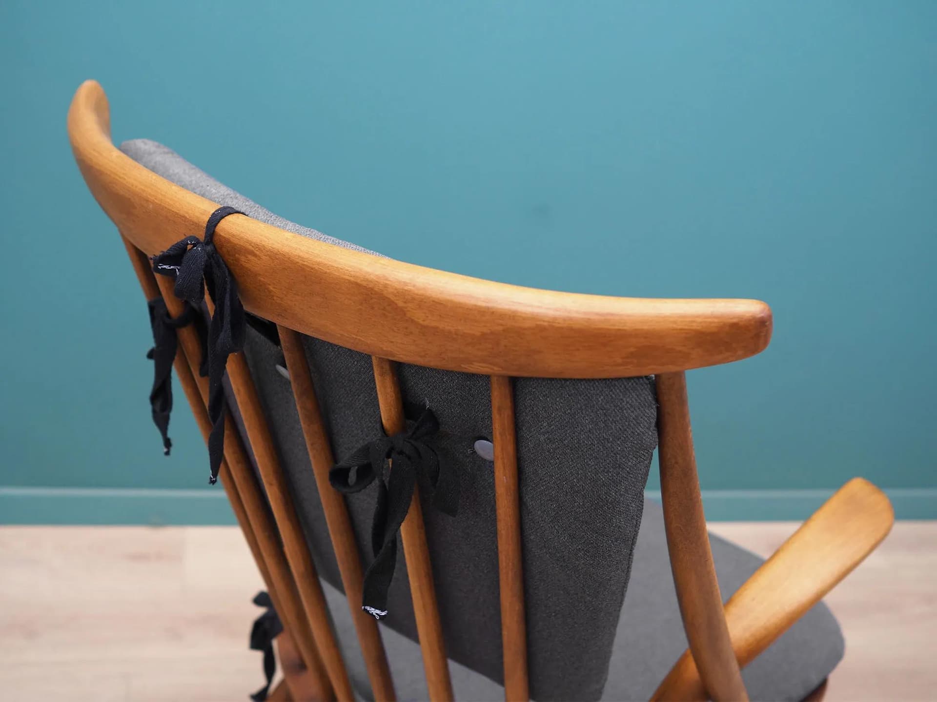 Krzesło IW2, szary, buk, proj. I. Wikkelsø, Dania, lata 60. - 42261