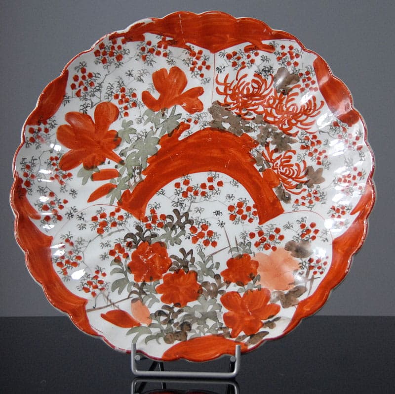 Decorative Hand-Painted Platter, Red, Faience, Japan, Early 20th c. - 42035