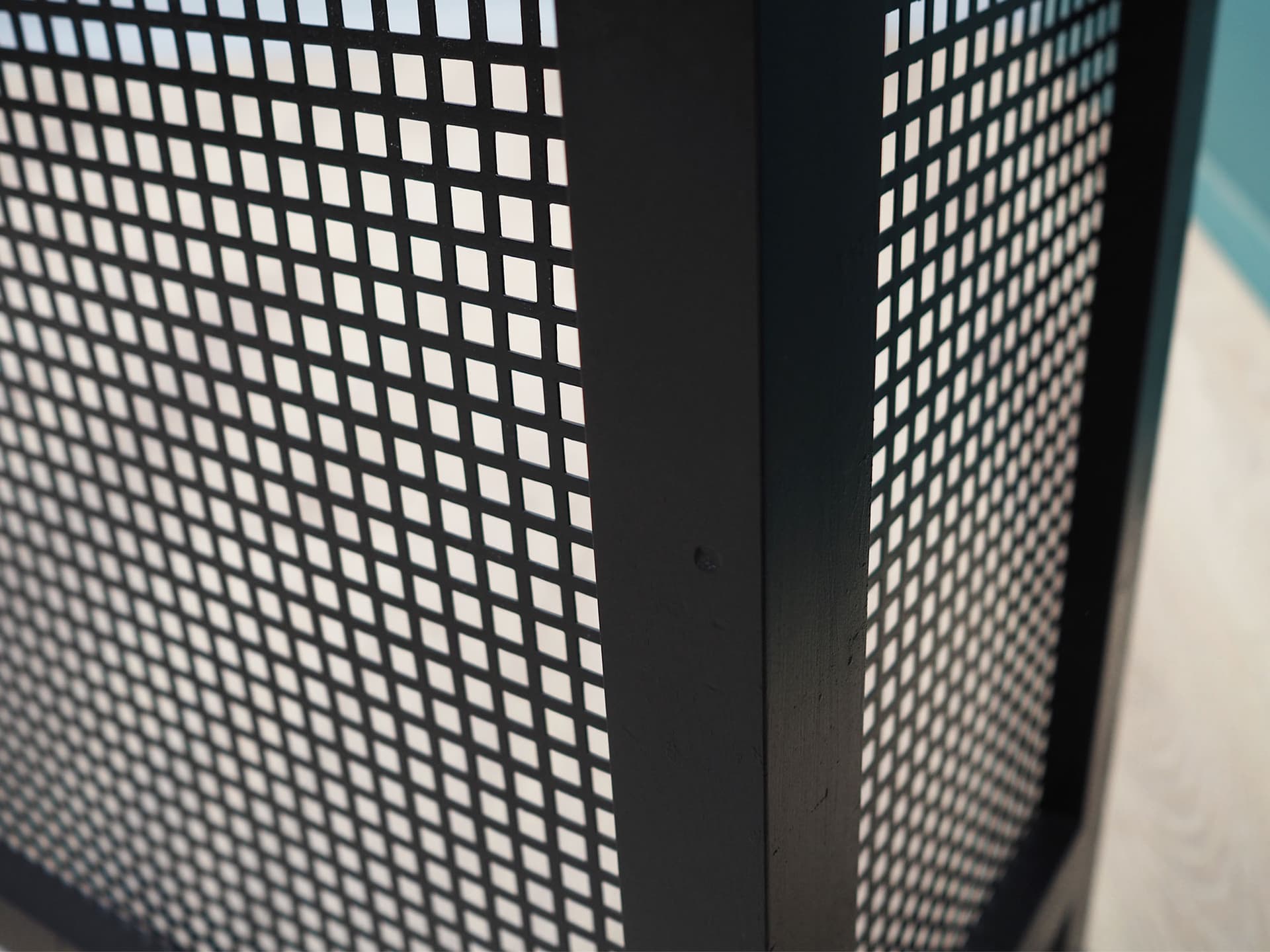 Fireplace screen, black metal, Denmark, 1980s - 51528