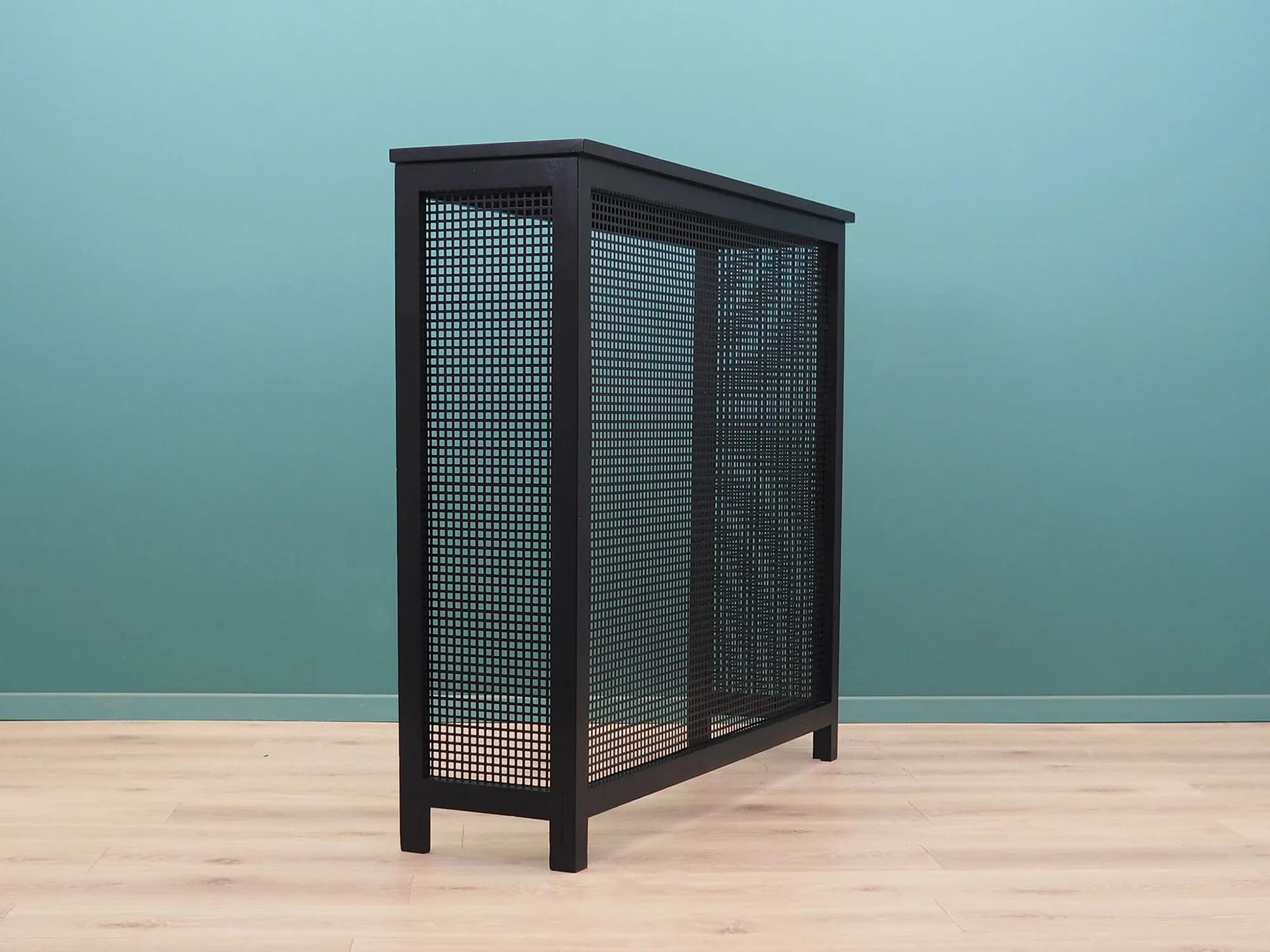 Fireplace screen, black metal, Denmark, 1980s - 42887