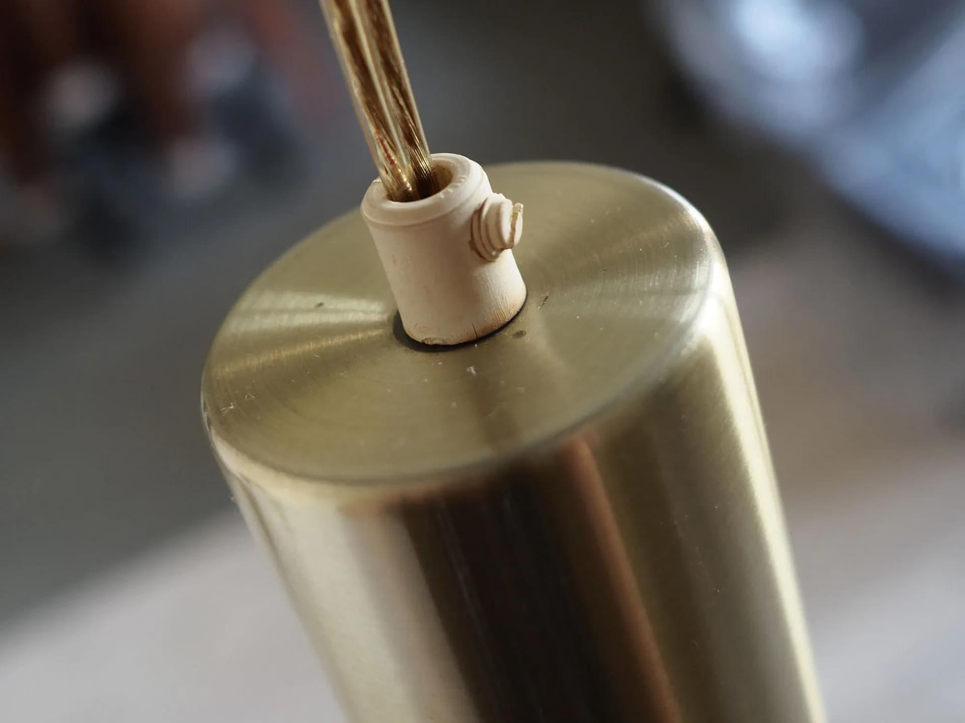 Lampa wisząca, szkło brązowe, metal złoty, Dania, lata 70. - 43177