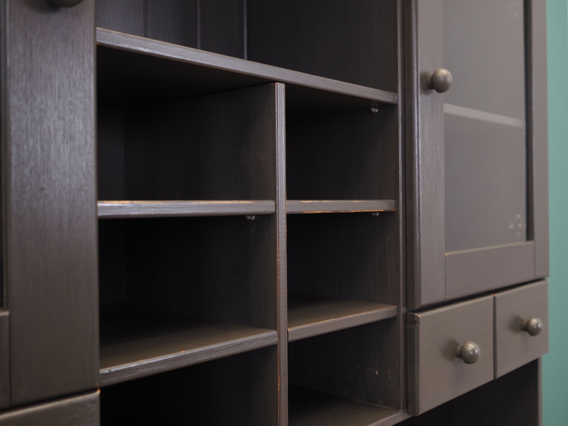 Kredens, skandynawski design, sosna szara, Dania, lata 80. - 50679