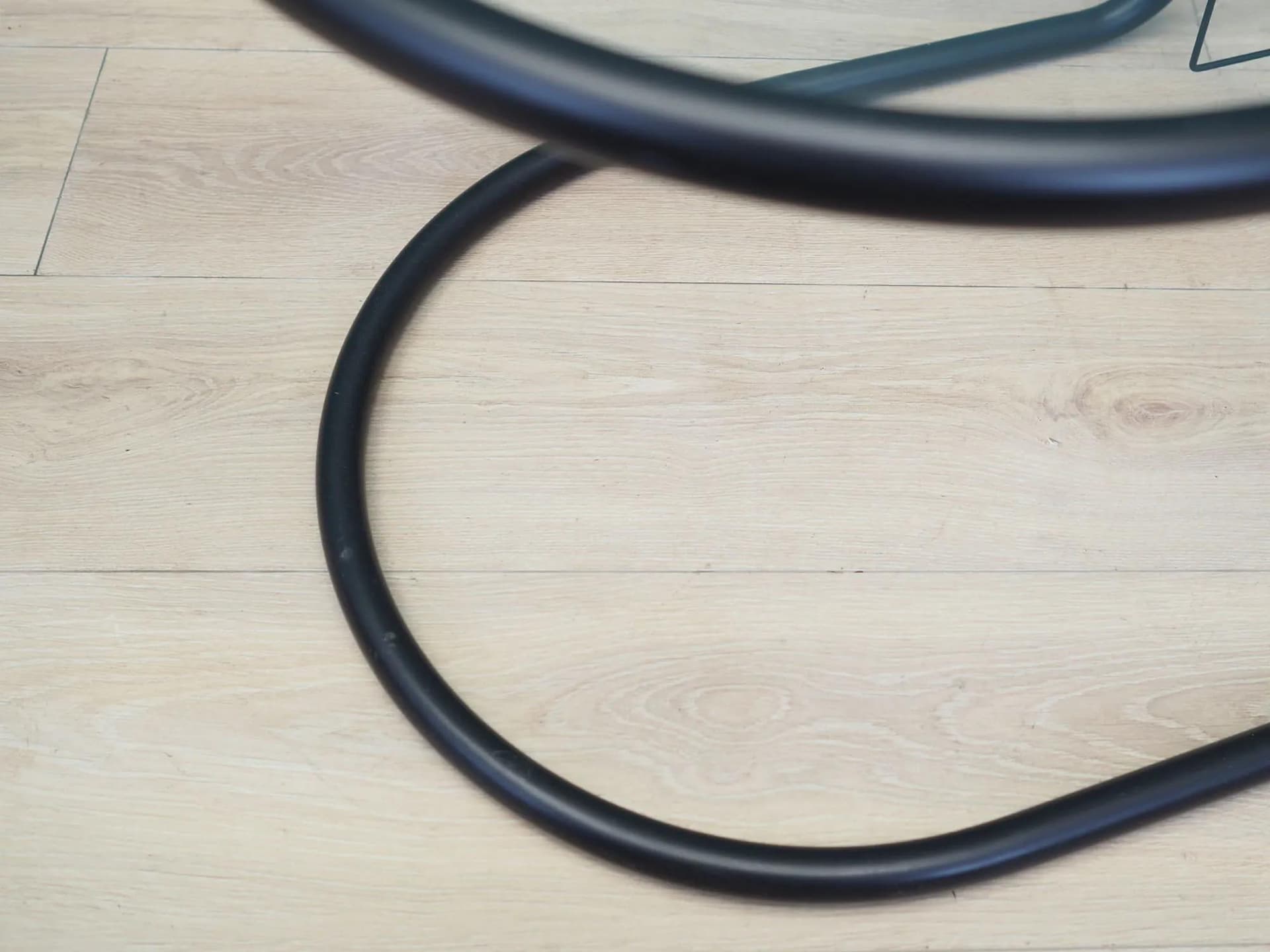 Stolik boczny, szkło, metal czarny, Dania, lata 70. - 43730