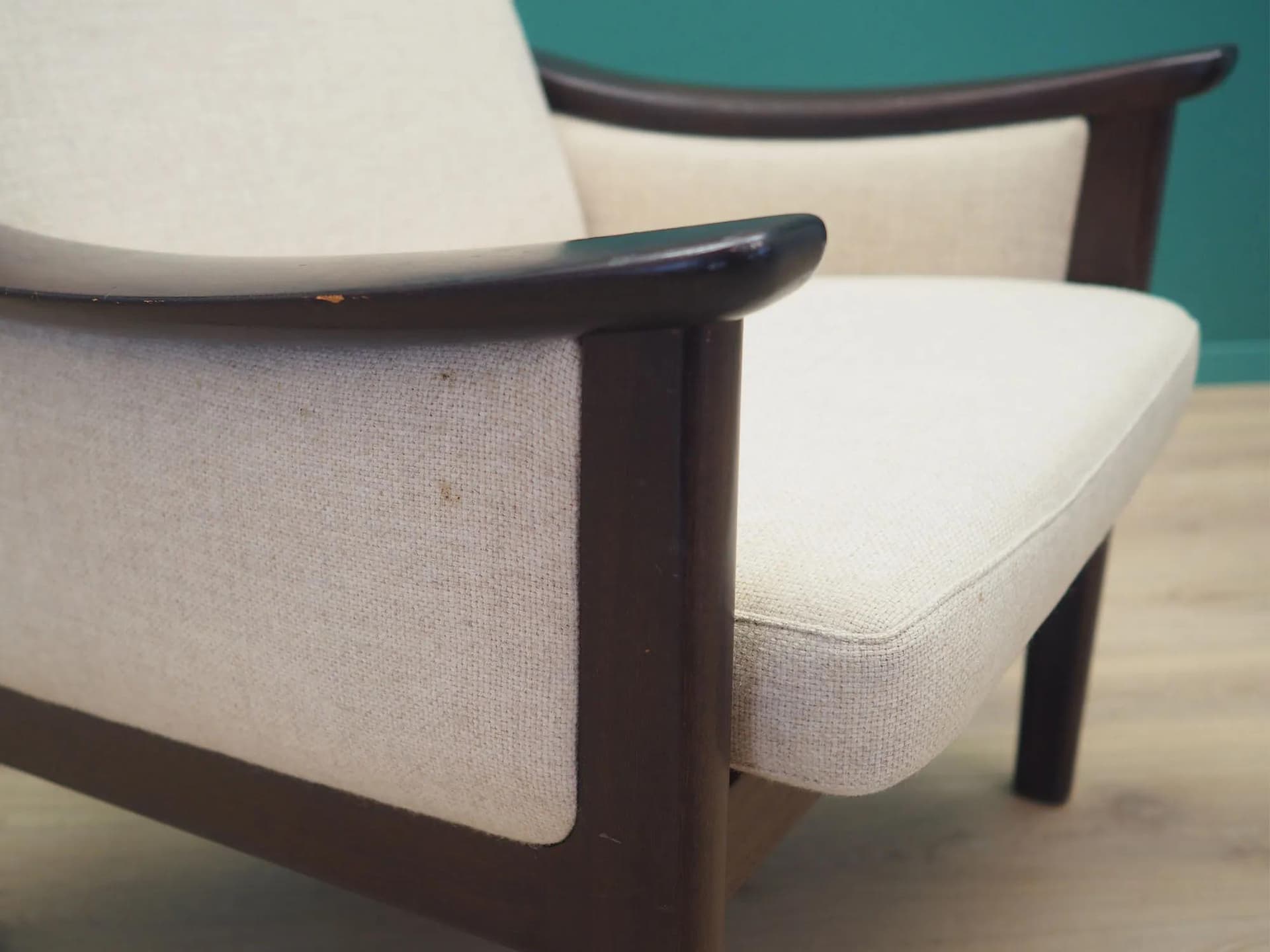 Fotel, beżowy, mahoniowy, tkanina, Dania, lata 70. - 44604