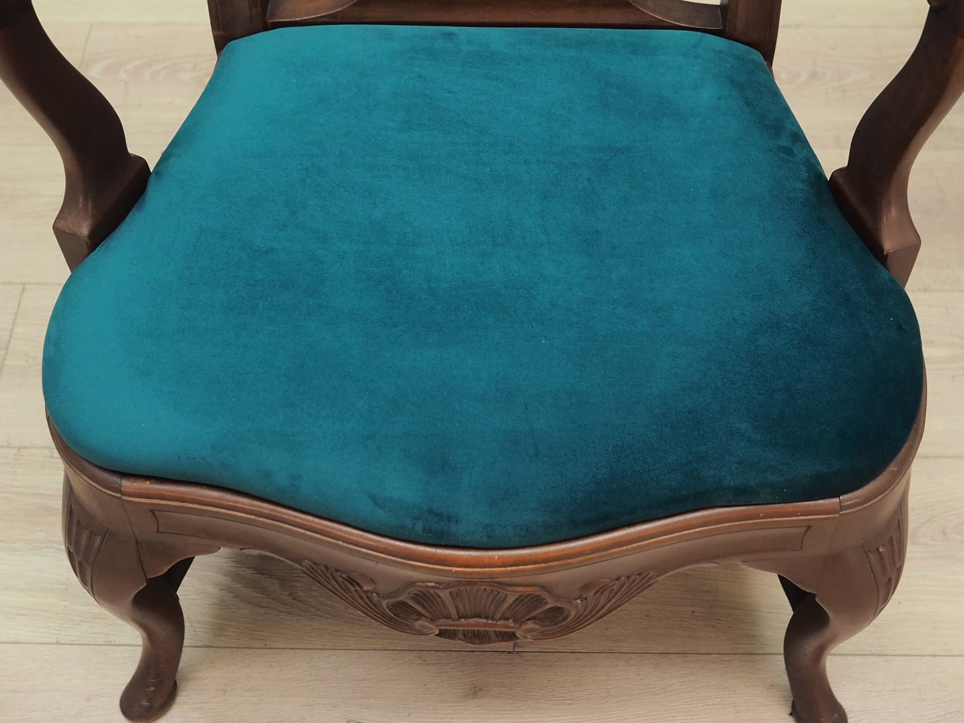 Komplet salonowy Chippendale, velvet turkus, orzech, Dania, lata 70. - 44699