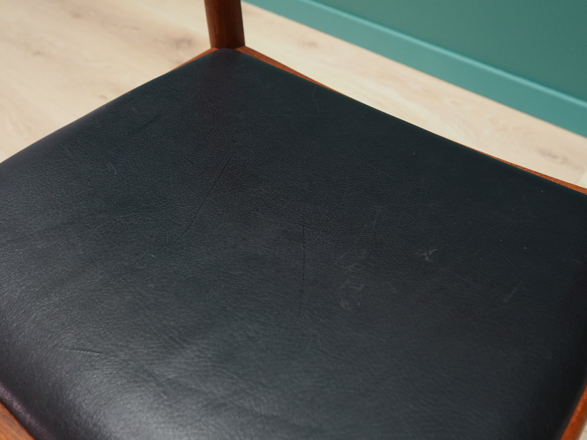 Komplet czterech krzeseł, teak czarny, proj. K. Kristiansen, dla Fritz Hansen, Dania, lata 70. - 50032