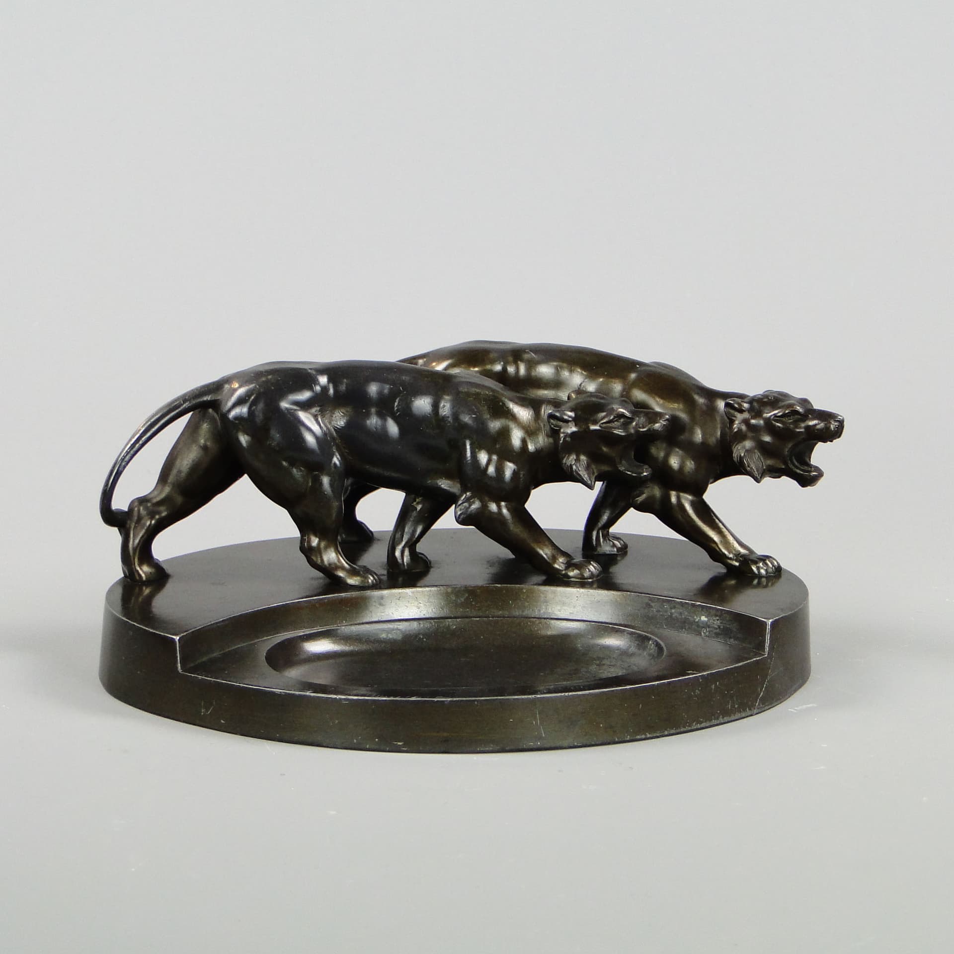 Taca na wizytówki art déco, metal brązowiony, Polska, lata 20. - 44835